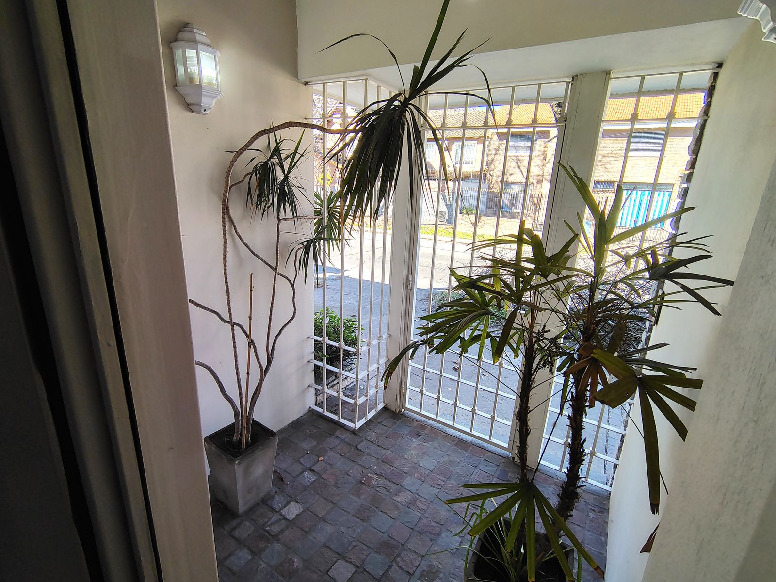 Casa en Venta 5 Ambientes Haedo Chico Excelente Construcción - 3
