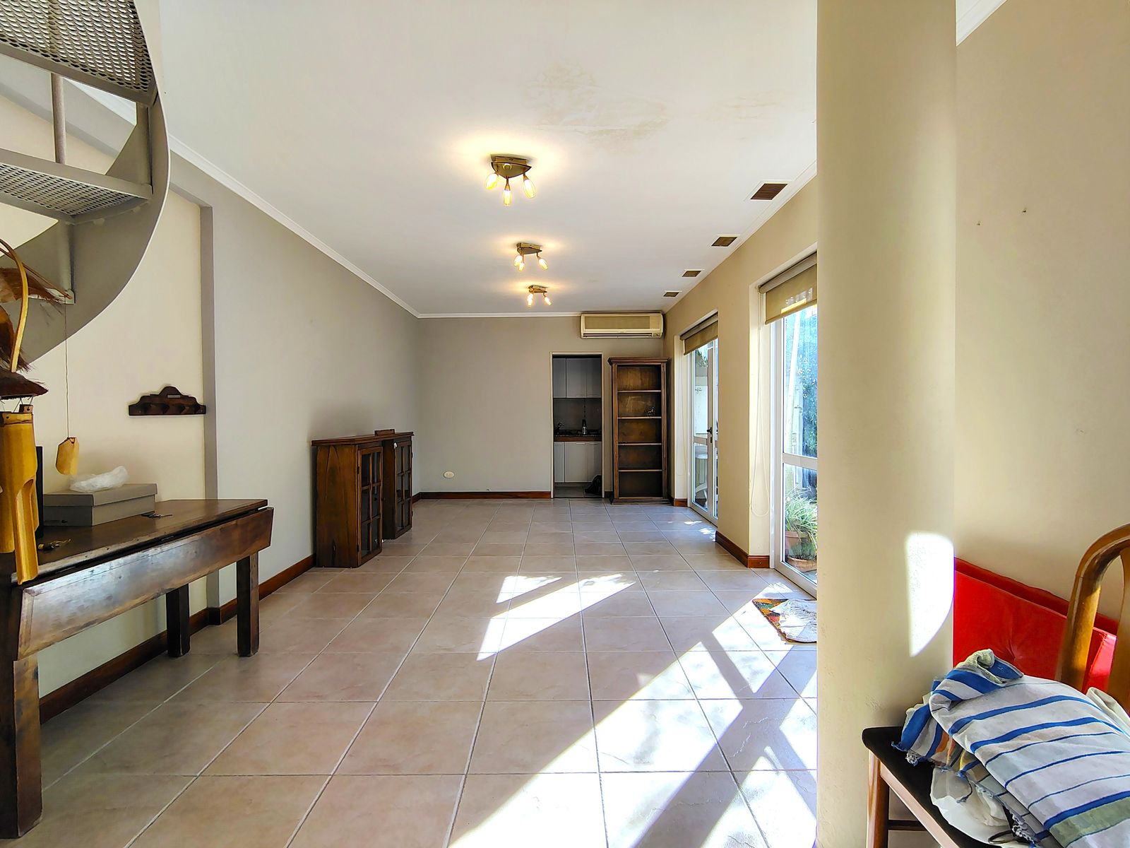 Casa en Venta 5 Ambientes Haedo Chico Excelente Construcción - 14