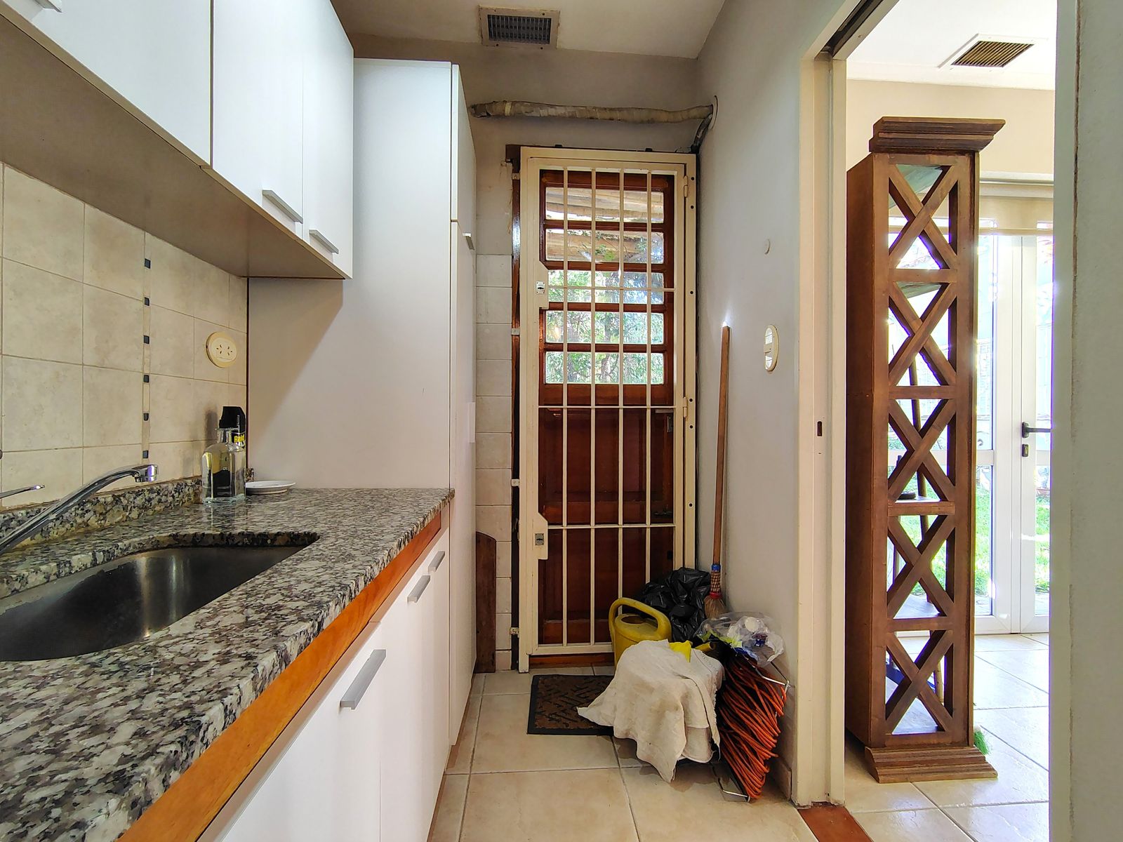 Casa en Venta 5 Ambientes Haedo Chico Excelente Construcción - 18