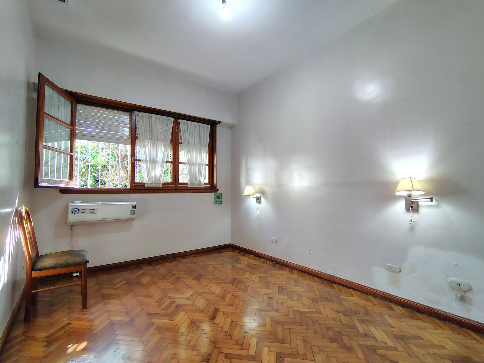 Casa en Venta 5 Ambientes Haedo Chico Excelente Construcción - 24