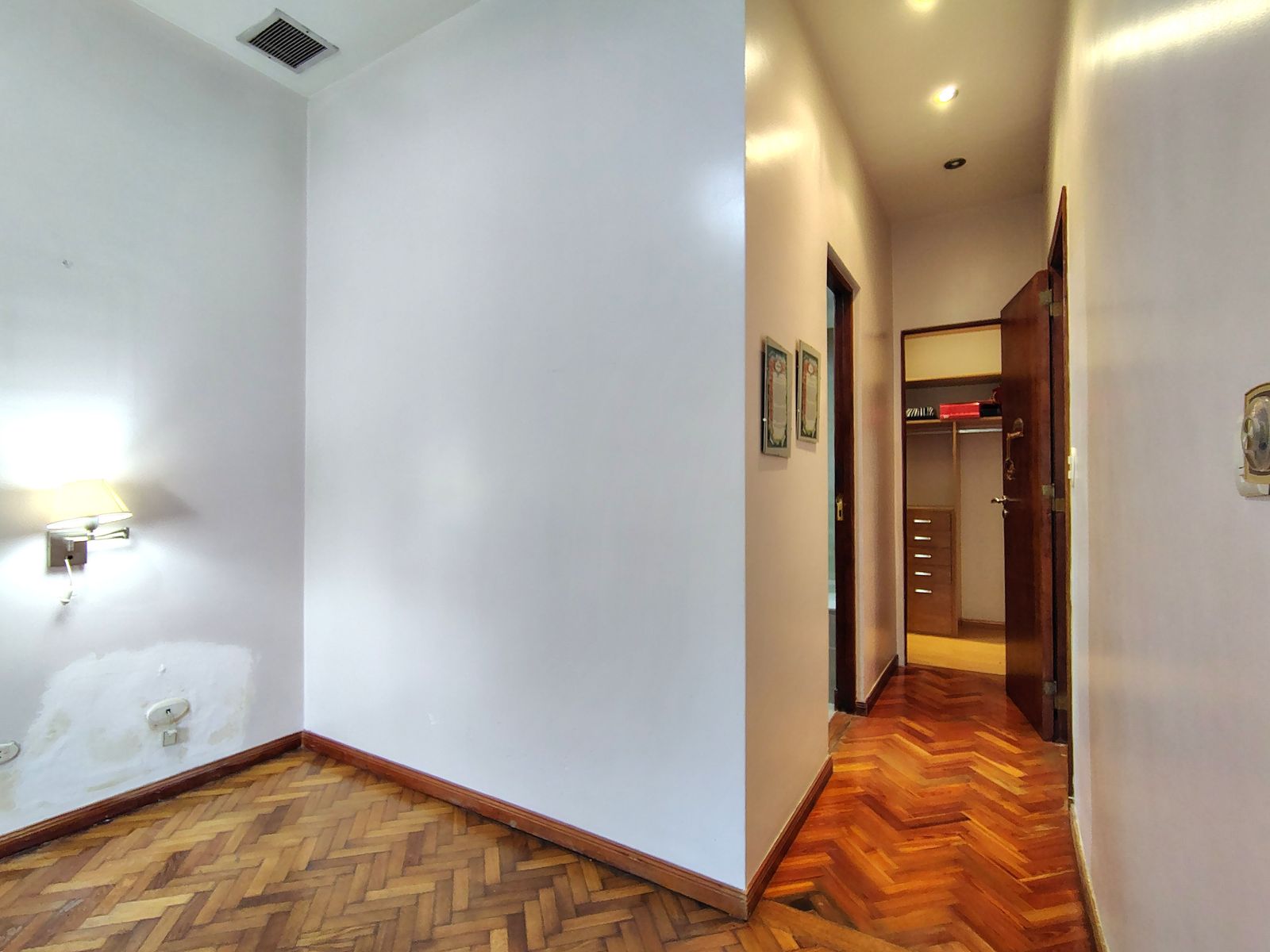 Casa en Venta 5 Ambientes Haedo Chico Excelente Construcción - 26