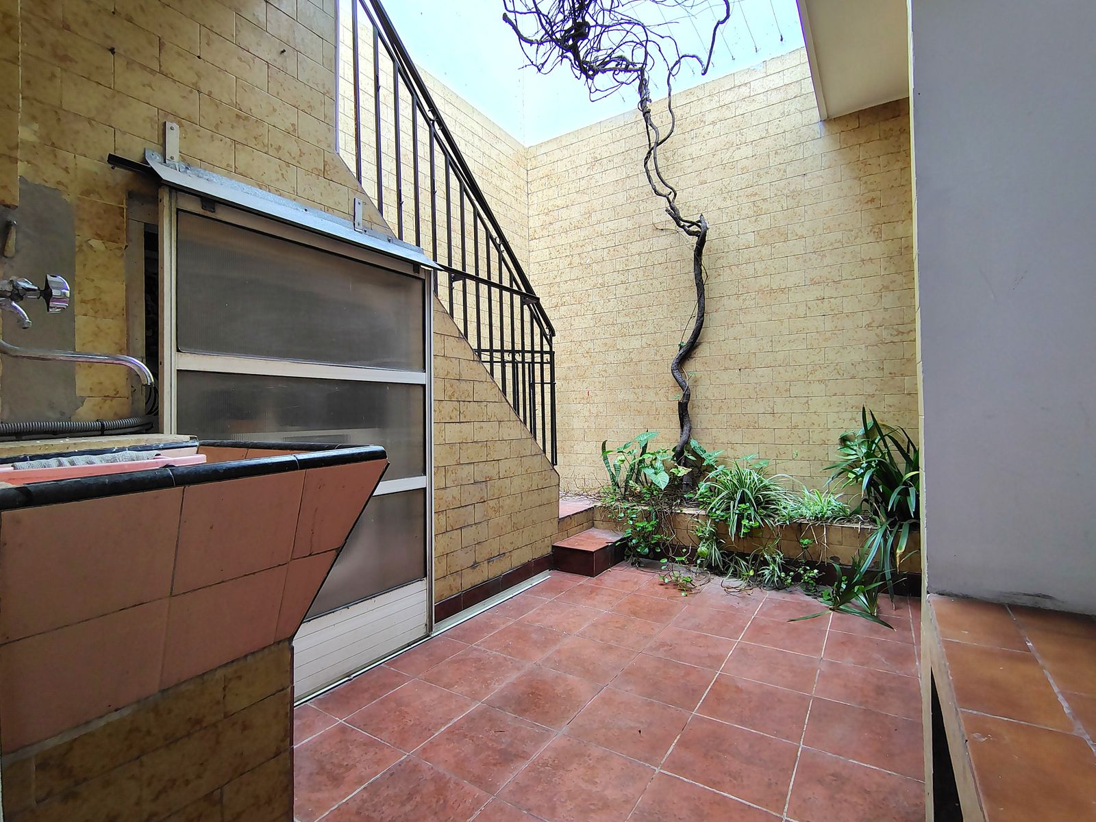 CASA en Venta 3 Ambientes Terraza Patio Garaje V. Luzuriaga - 23