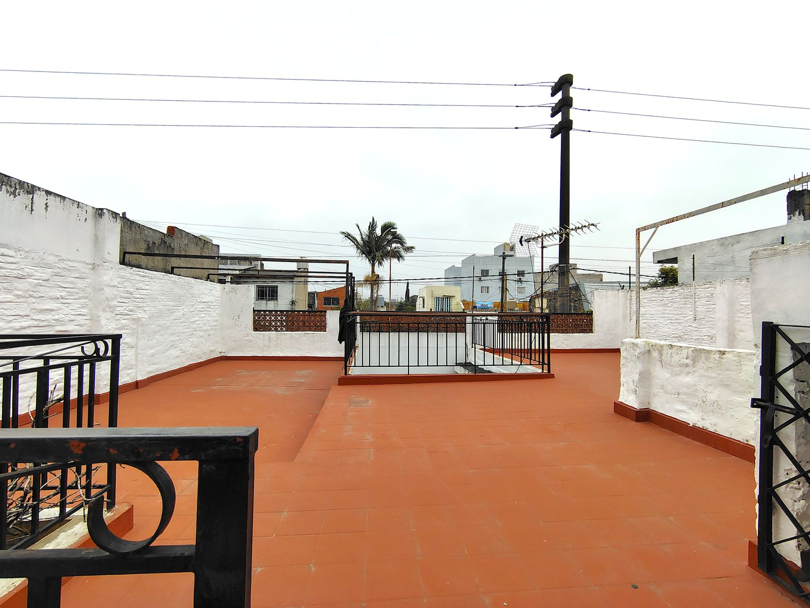 CASA en Venta 3 Ambientes Terraza Patio Garaje V. Luzuriaga - 28