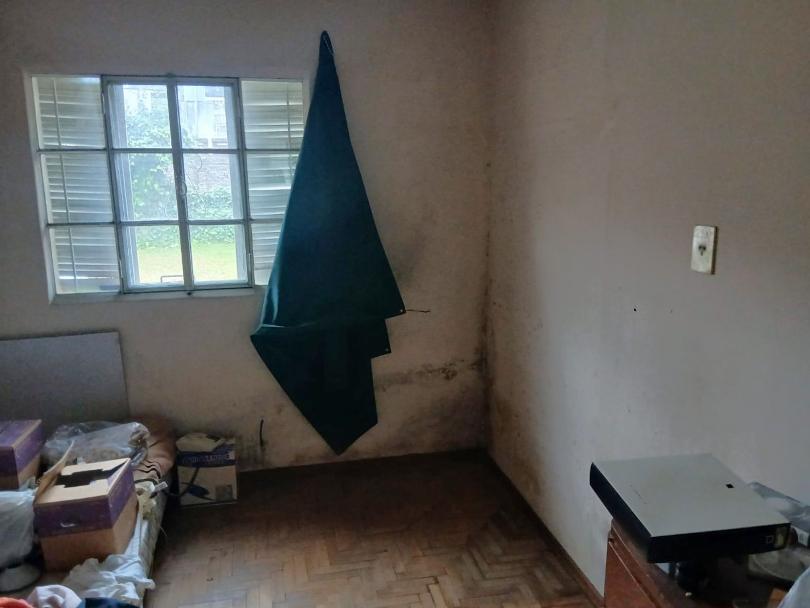 CASA en venta El Palomar a Refaccionar 4 ambientes Gran Fondo - 3