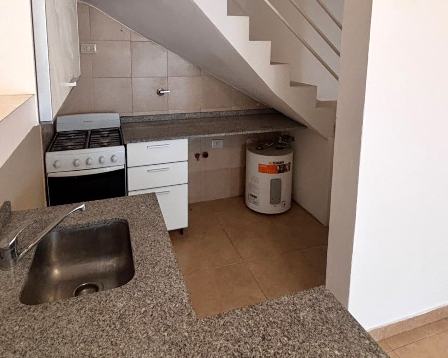 Dúplex en Venta 2 y 1/2 Ambientes c/ Cochera Villa Luzuriaga - 3