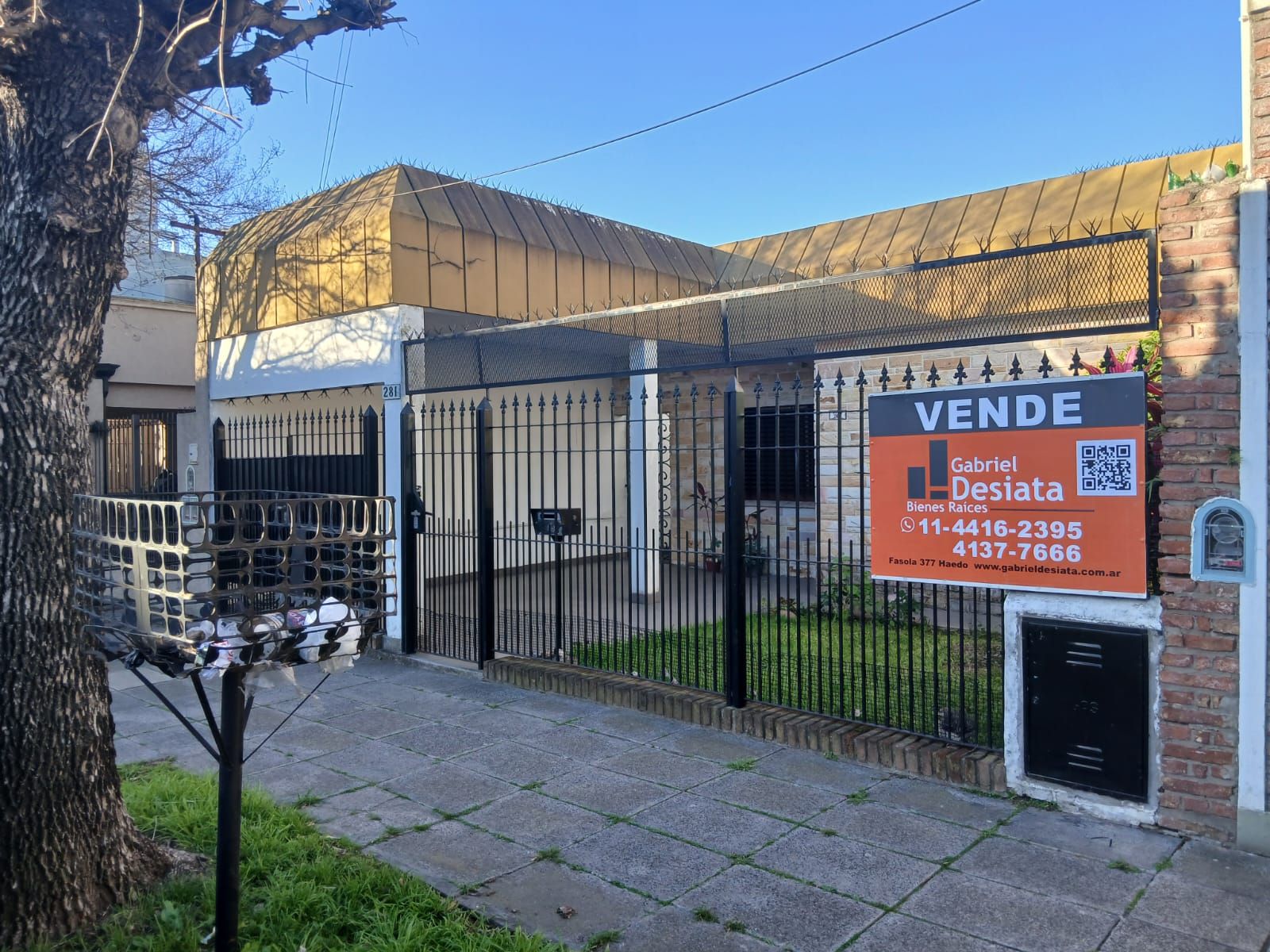 Casa en Venta Haedo 3 Amb. Lote 8,66x52 mts. Cochera - 3