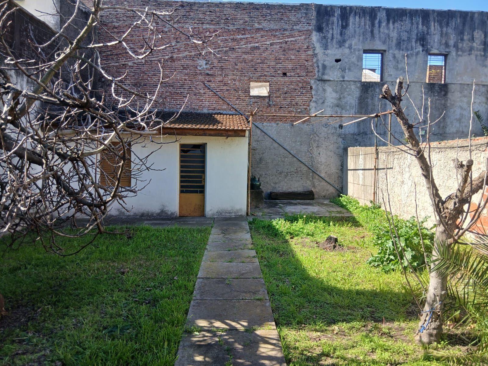 Casa en Venta Haedo 3 Amb. Lote 8,66x52 mts. Cochera - 8