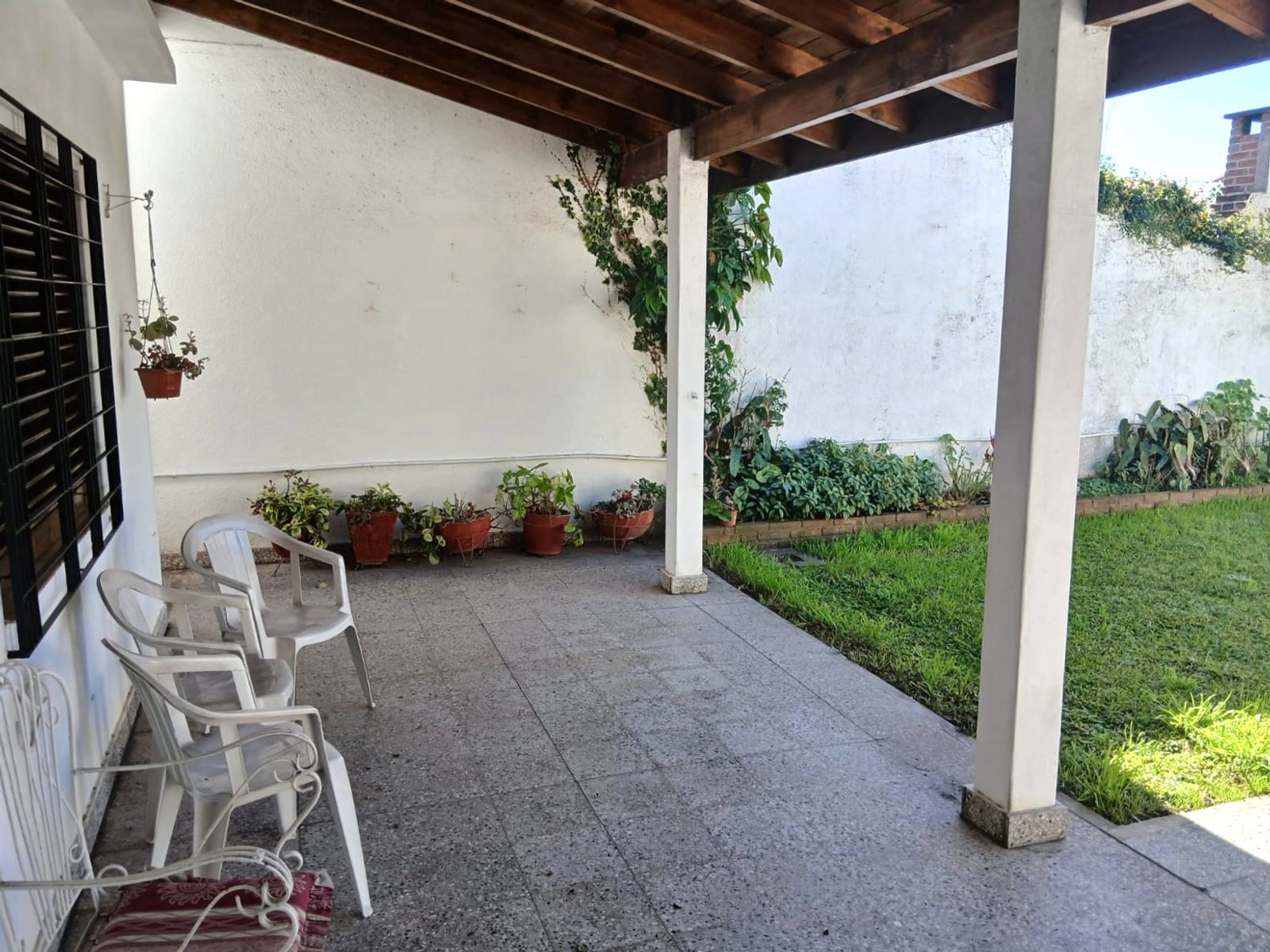 Casa en Venta Haedo 3 Amb. Lote 8,66x52 mts. Cochera - 11