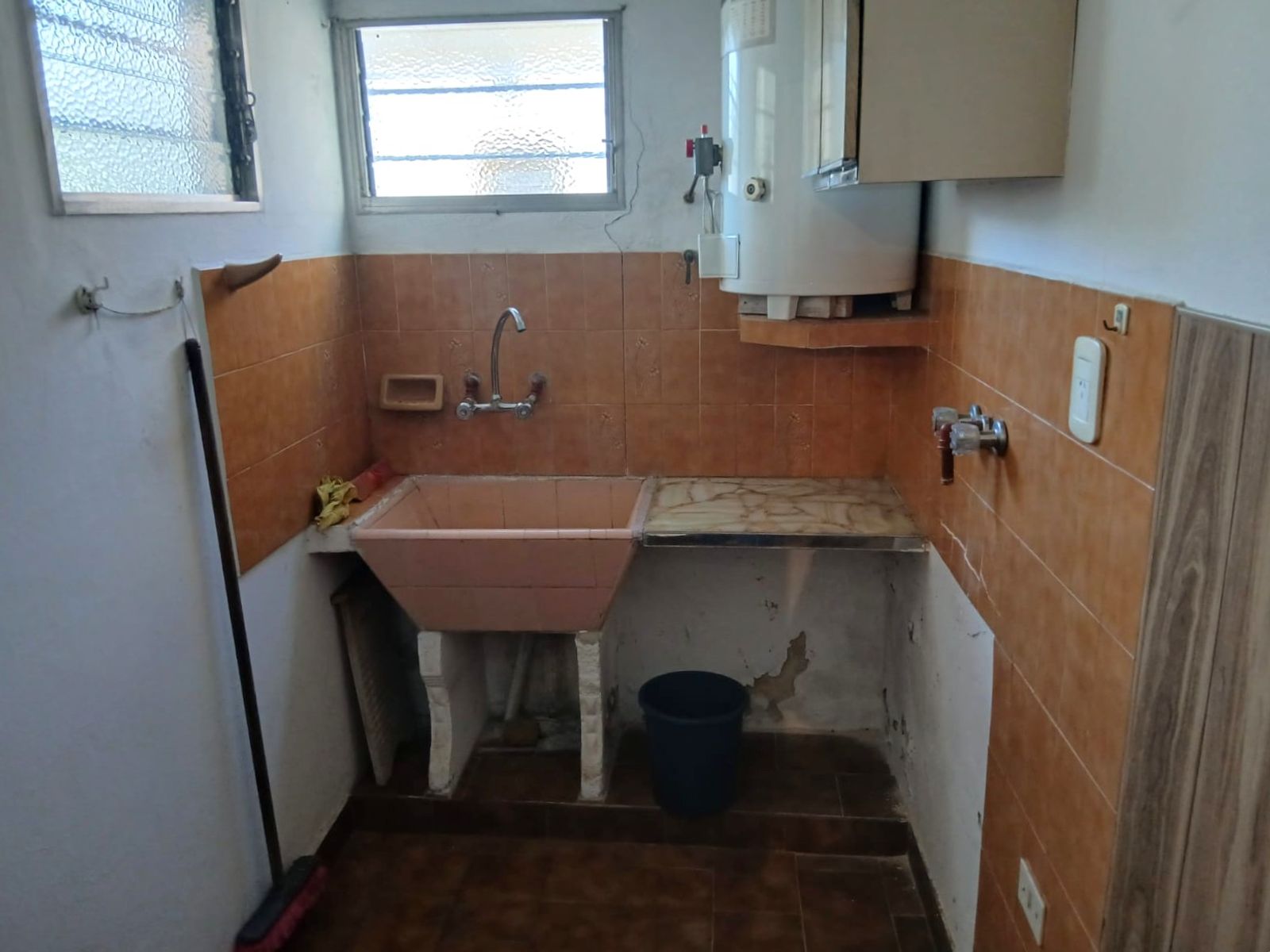 Casa en Venta Haedo 3 Amb. Lote 8,66x52 mts. Cochera - 14