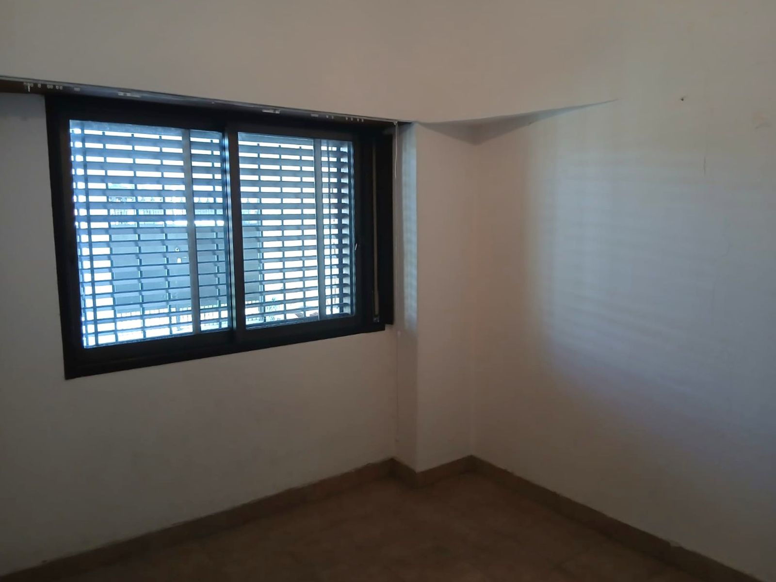 Casa en Venta Haedo 3 Amb. Lote 8,66x52 mts. Cochera - 23