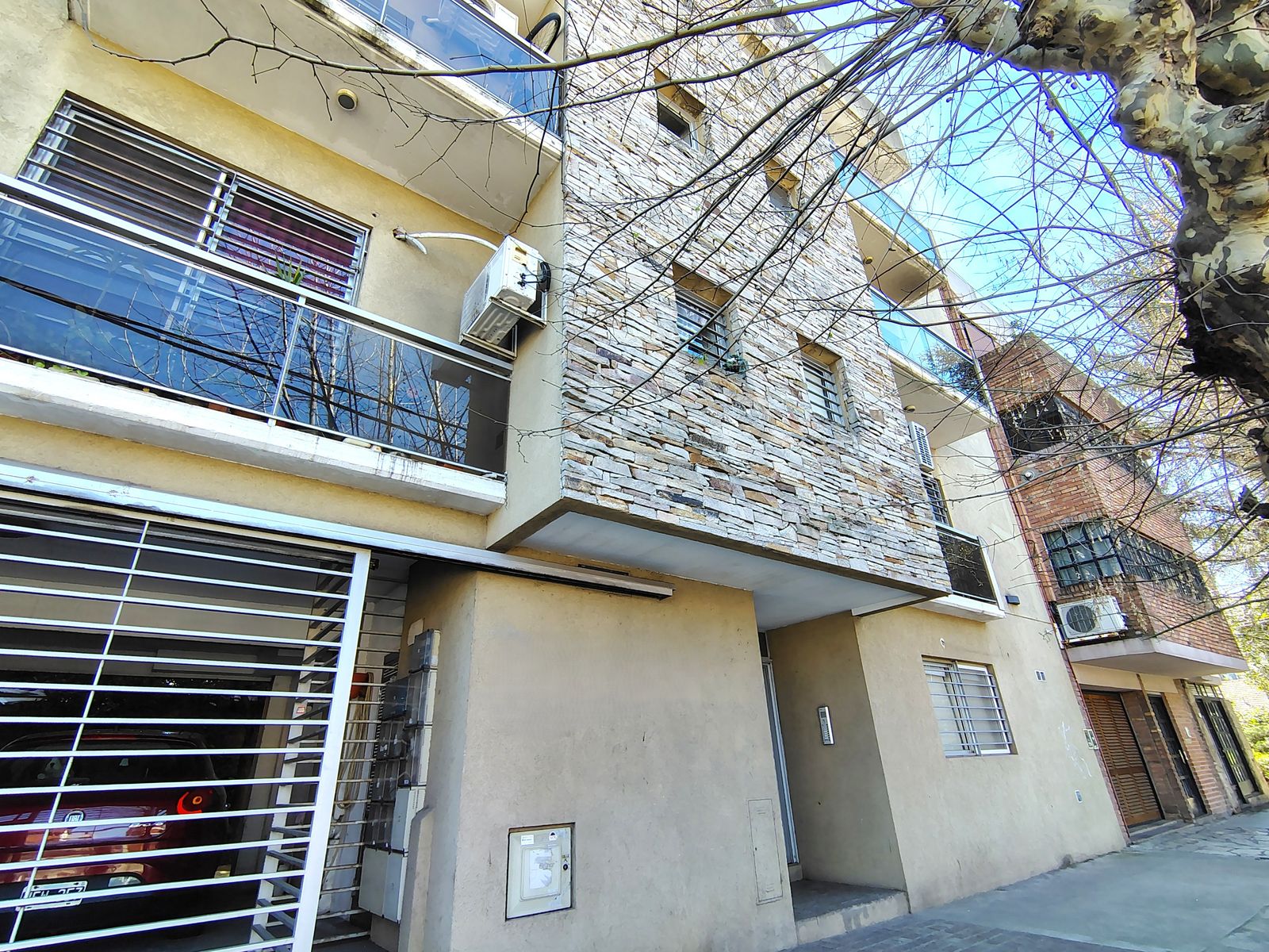 Depto. en Venta 3 Amb. Haedo Chico al Frente Cochera - 1