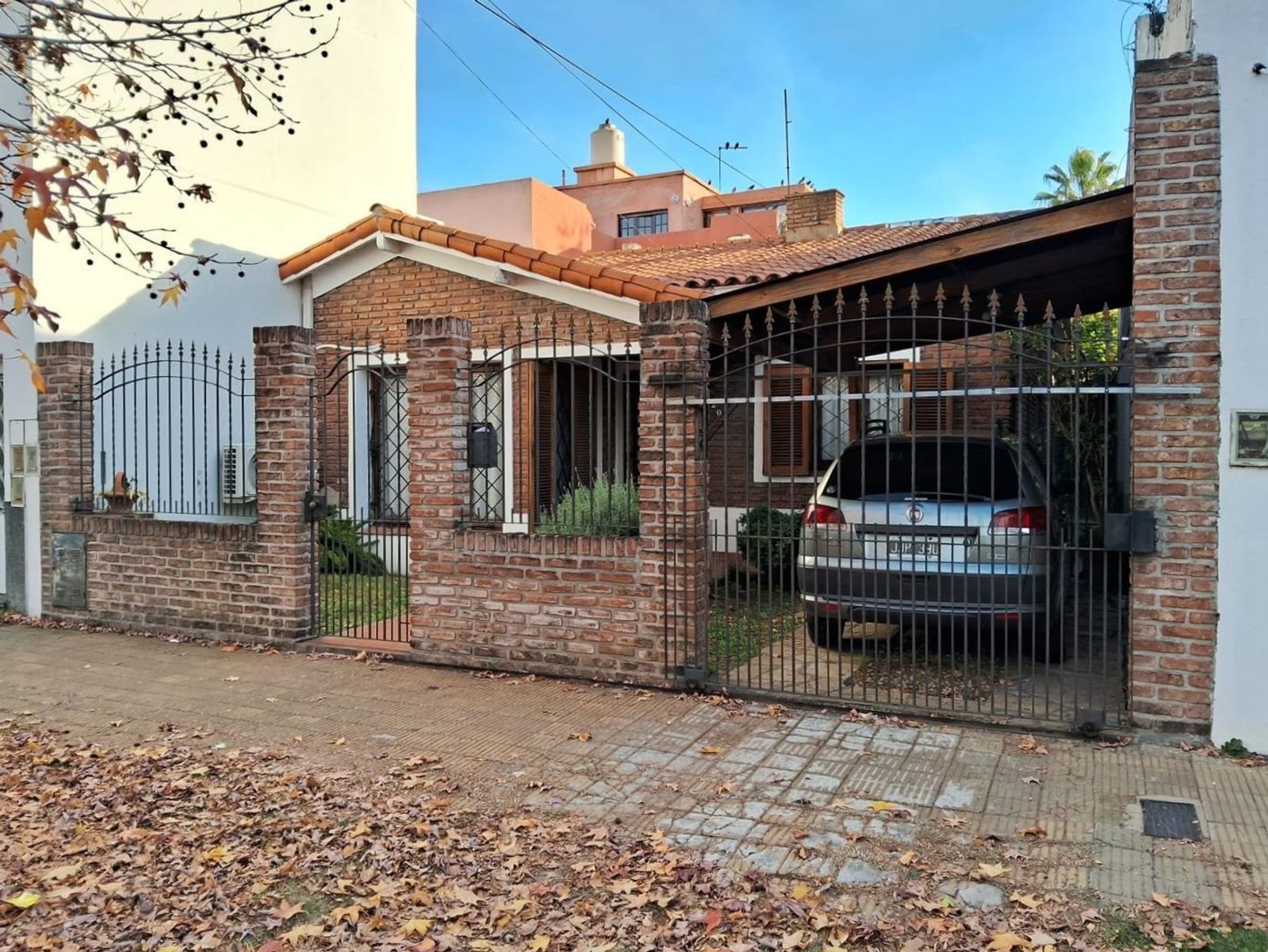 Chalet en Venta 4 ambientes Cochera Jardin Fondo Haedo Norte - 1
