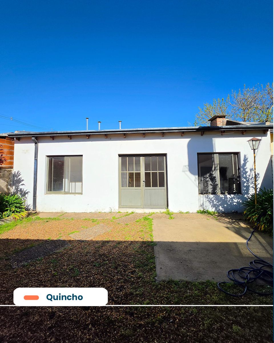 Casa céntrica apta crédito en San José | 4 dormitorios - 8