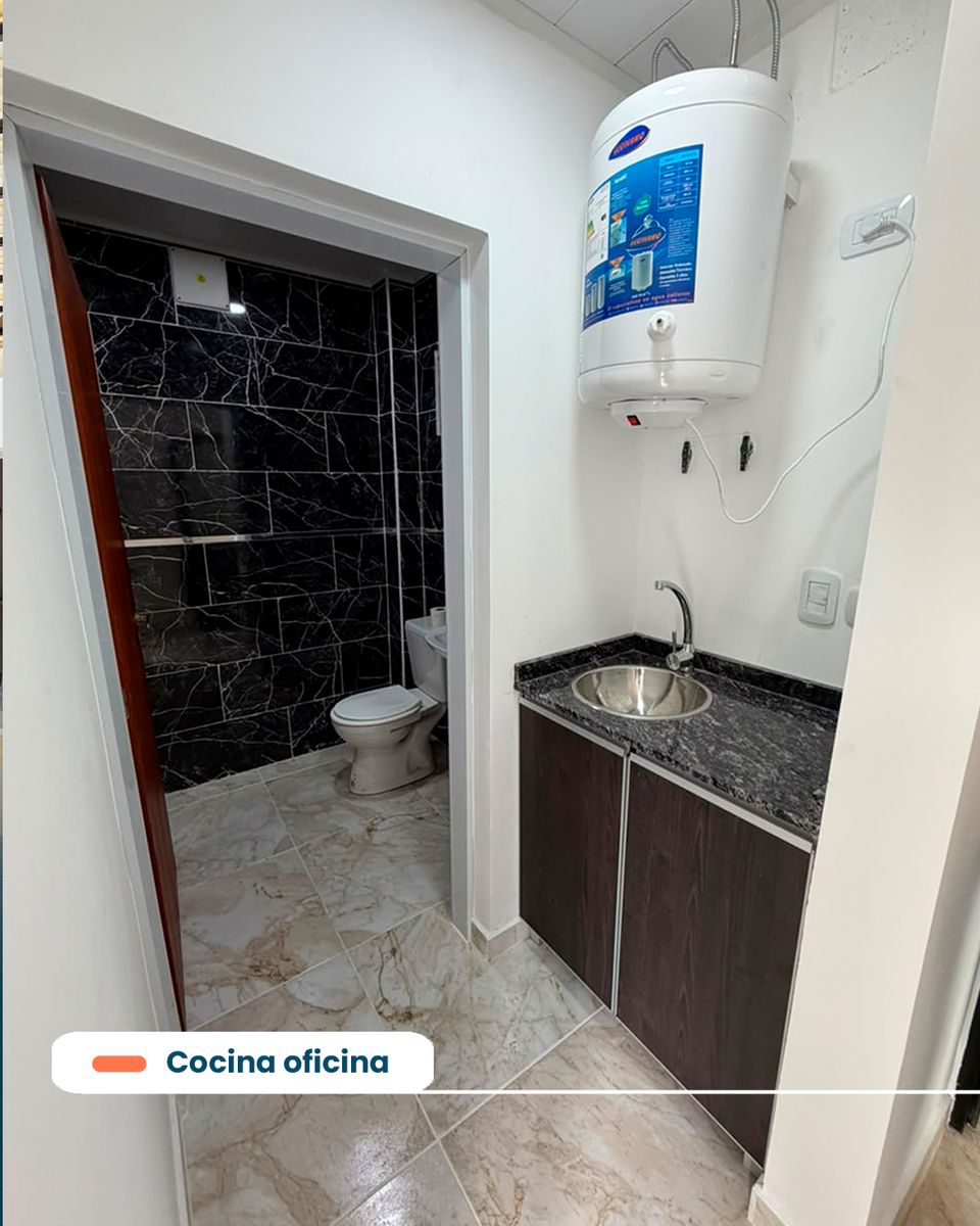 Local comercial en esquina con oficina y monoambiente - San José - 2