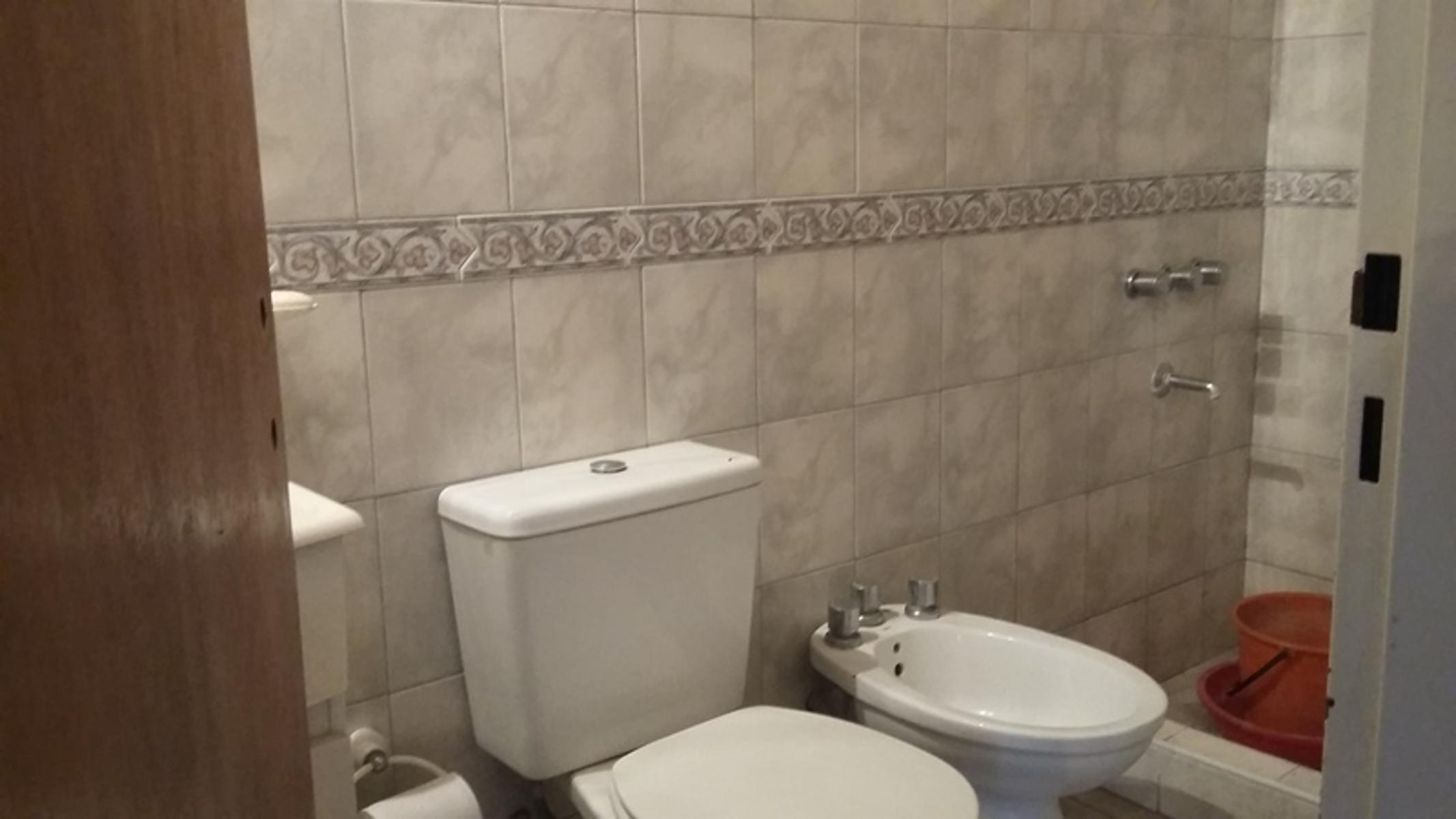 VENTA-CHALET-MUY BUENA UBICACION-NO APTO CREDITO!!! — foto 2