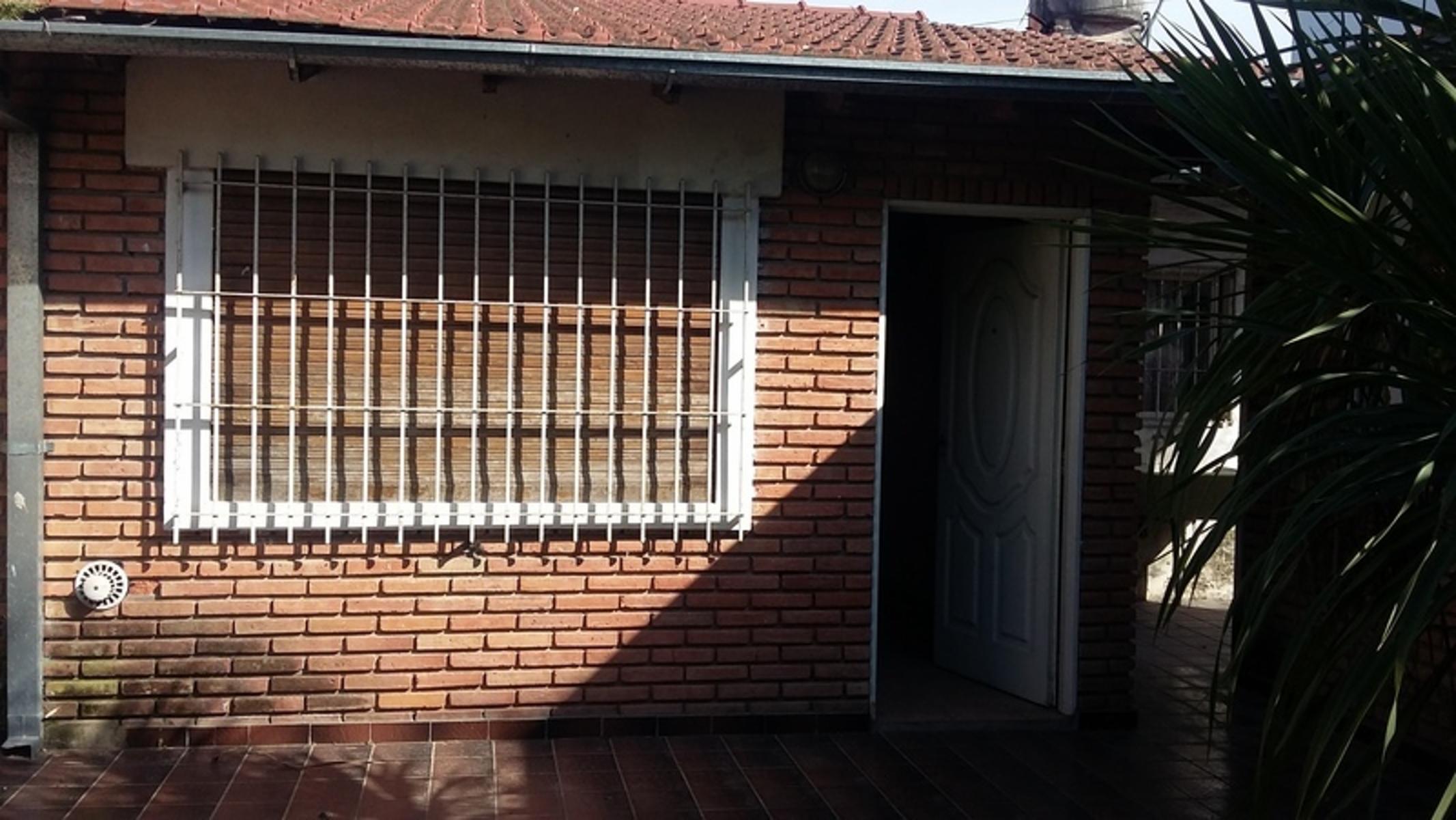 VENTA-CHALET-MUY BUENA UBICACION-NO APTO CREDITO!!! — foto 4