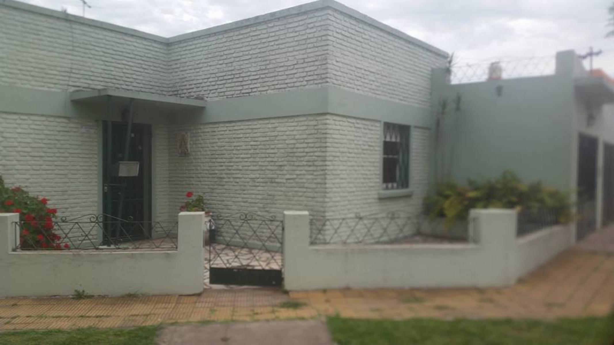 CASA AMERICANA.CUATRO AMBIENTES!!! — foto 11