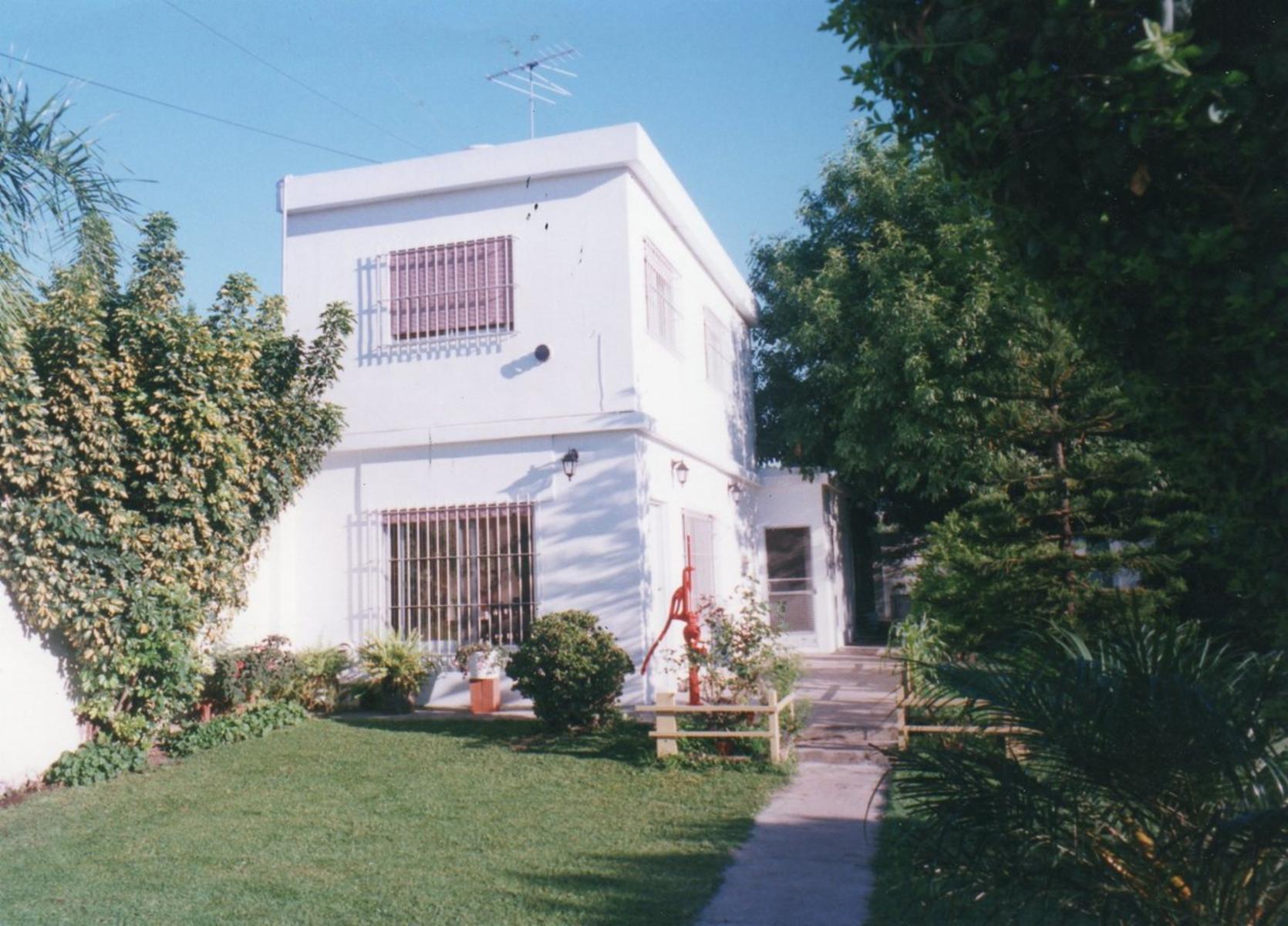 CASA .DOS PLANTAS.TRES AMBIENTES.HERMOSA!!!!APTA CREDITO!!!!