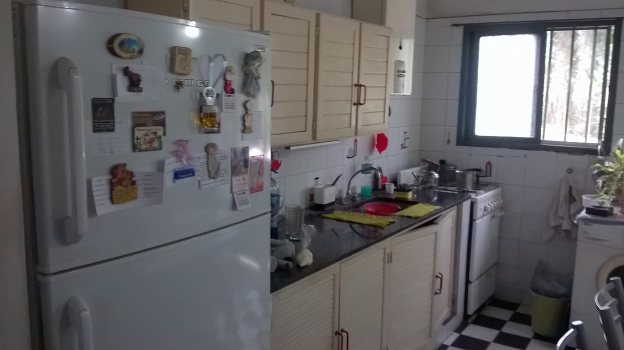 CASA TRES AMB.PARQUE PILETA.APTA CREDITO BANCARIO!!! LOTE 10X36M BOMBA SUMERGIBLE POZO ABSORVENTE GALPON — foto 6