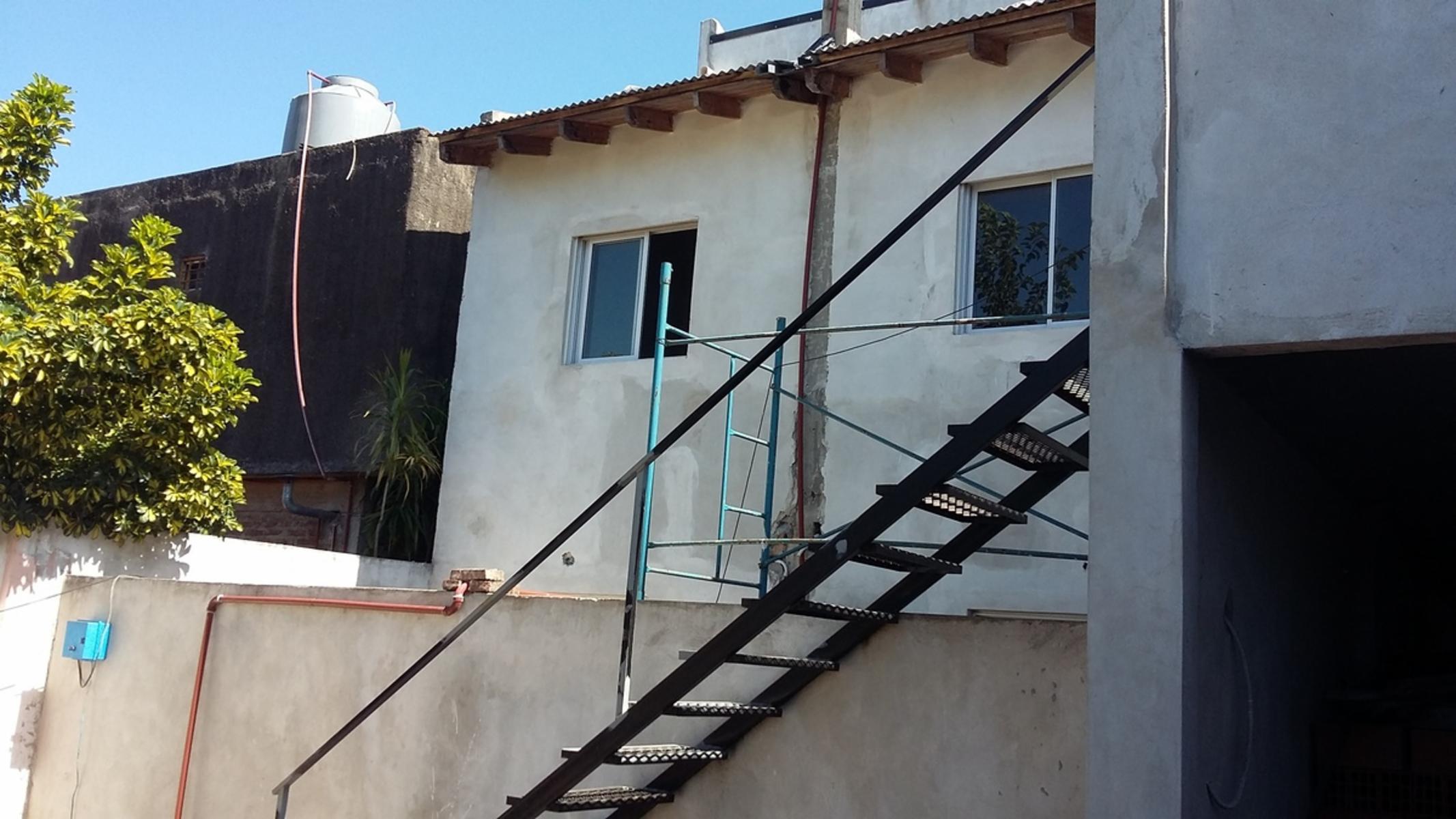 DEPARTAMENTO TRES AMB.PATIO.PLANTA ALTA-ESP VEHIC.A ESTRENAR!!!! — foto 4