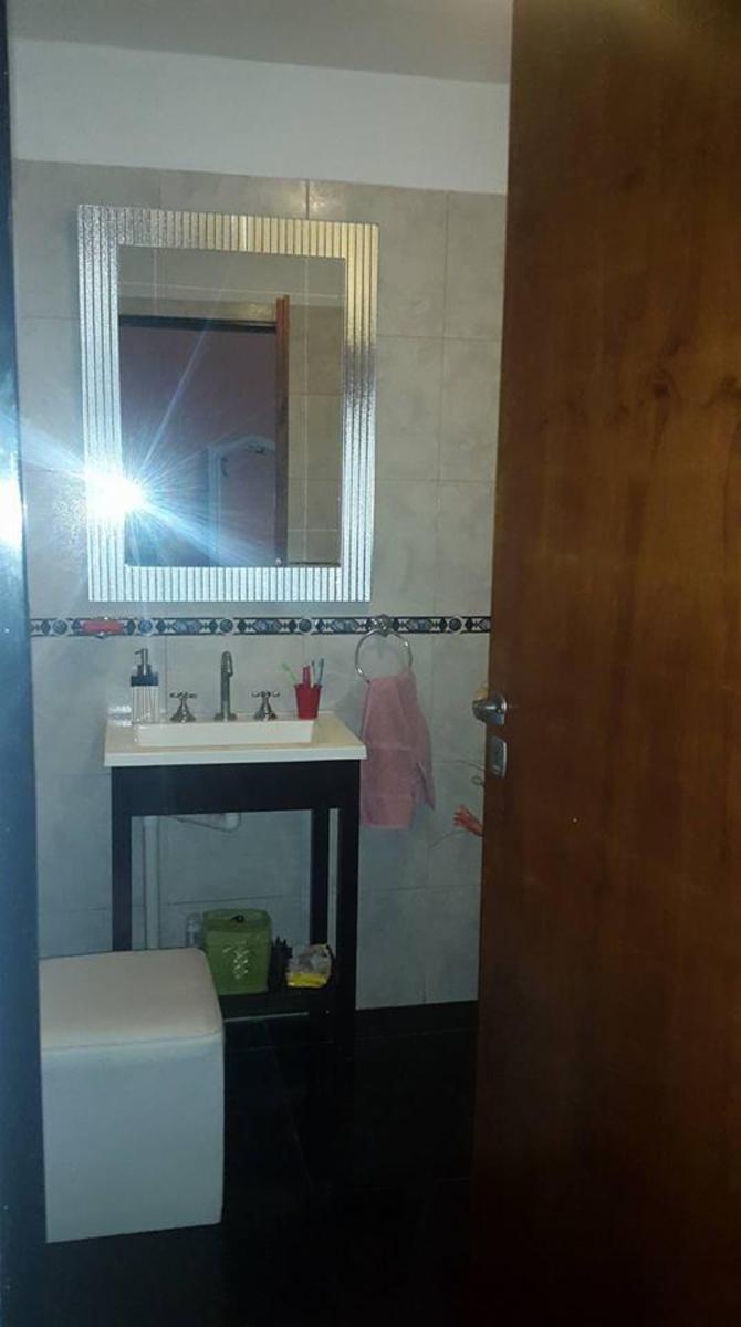 IMPECABLE PROPIEDAD-DOS PLANTAS 4 AMBIENTES — foto 11