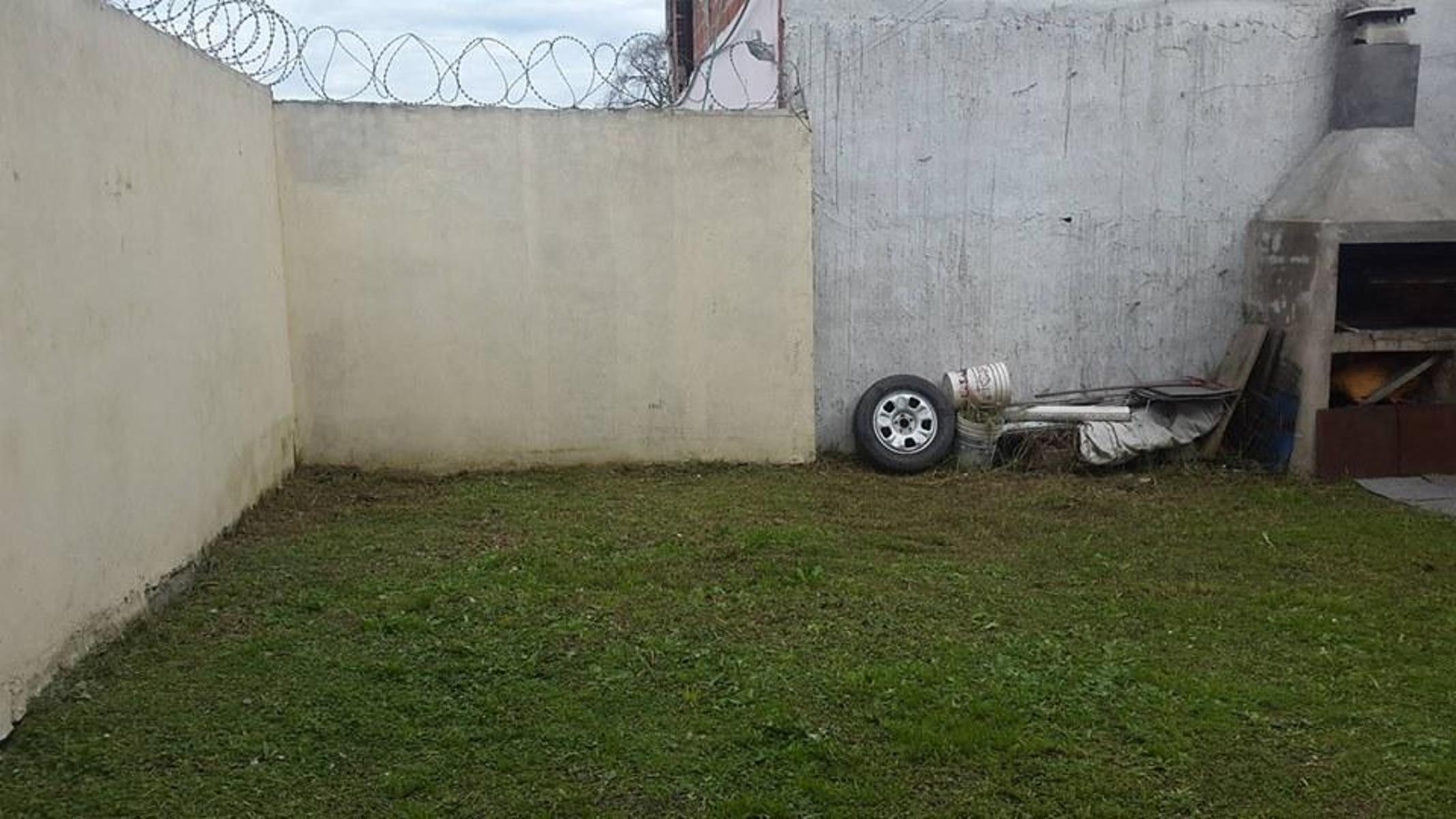 IMPECABLE PROPIEDAD-DOS PLANTAS 4 AMBIENTES — foto 15