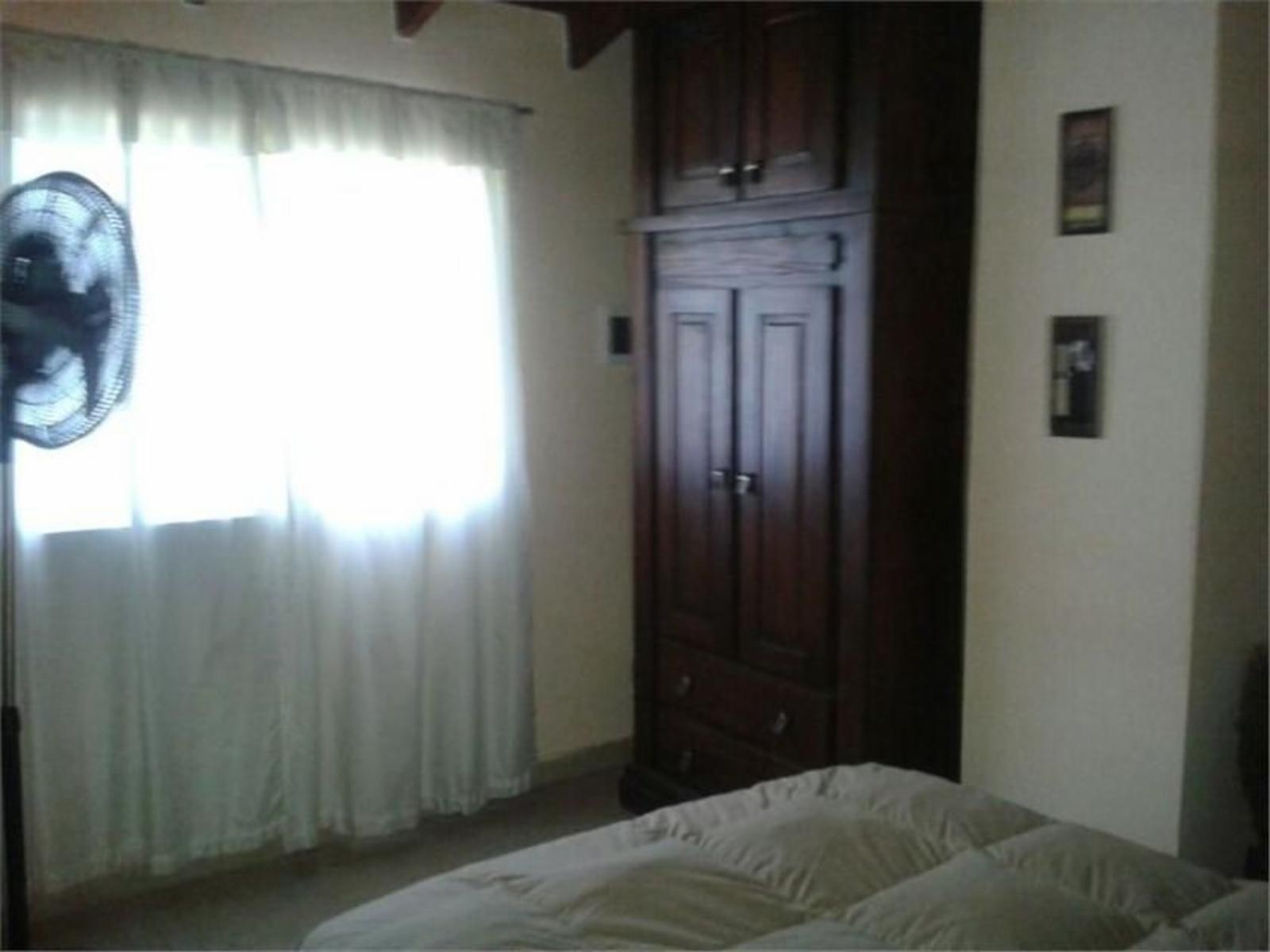 CASA IMPECABLE DOS PLANTAS/ 3 DORM-PROXIMA A RUTA 8.-ZONA DE QUINTAS — foto 3