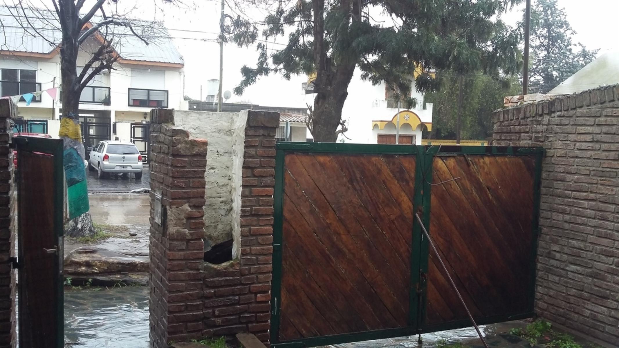 IMPORTANTE PROPIEDAD.DESTINO PROFESIONAL O COMERCIAL!!! — foto 2