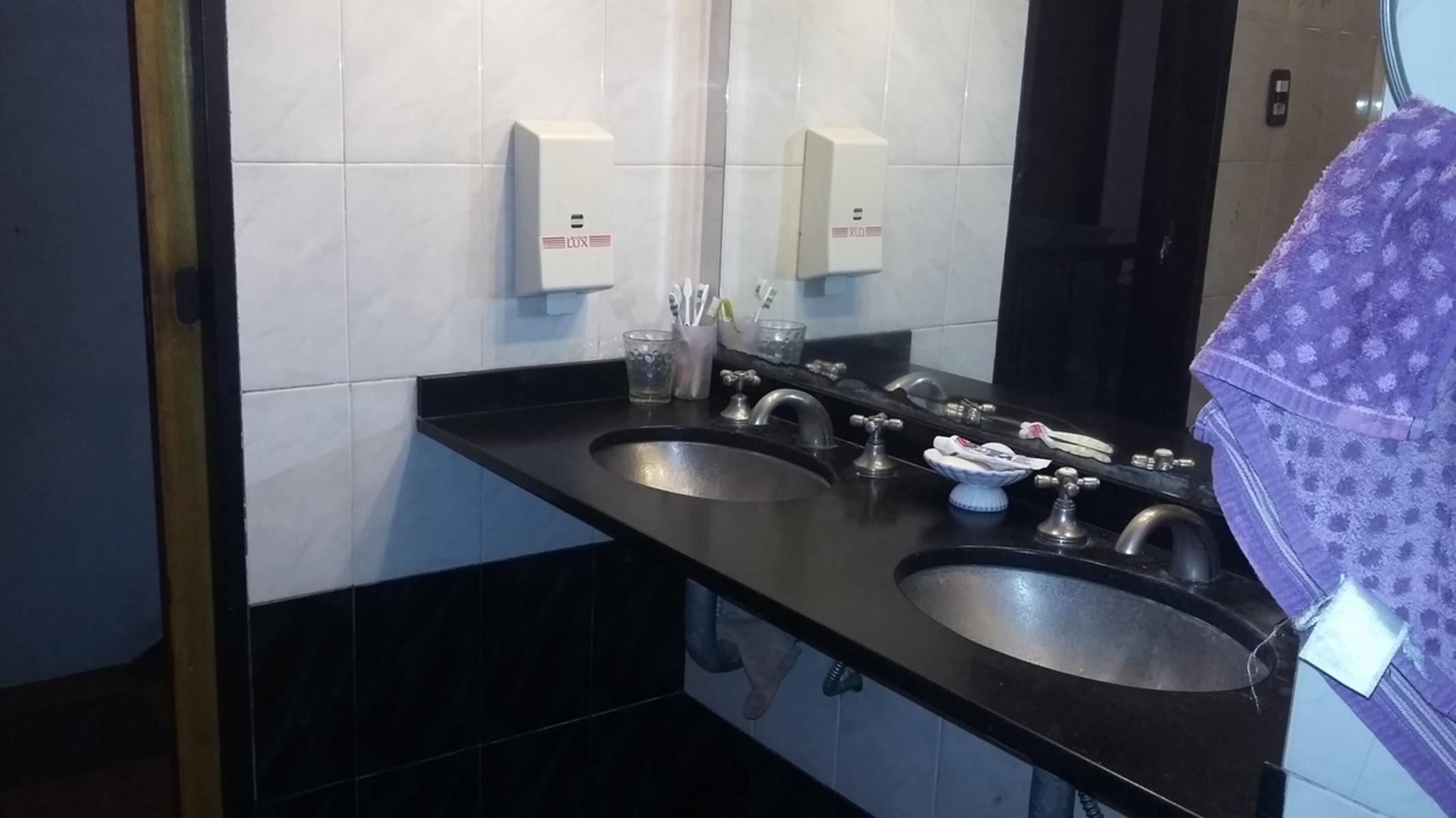 IMPORTANTE PROPIEDAD.DESTINO PROFESIONAL O COMERCIAL!!! — foto 13