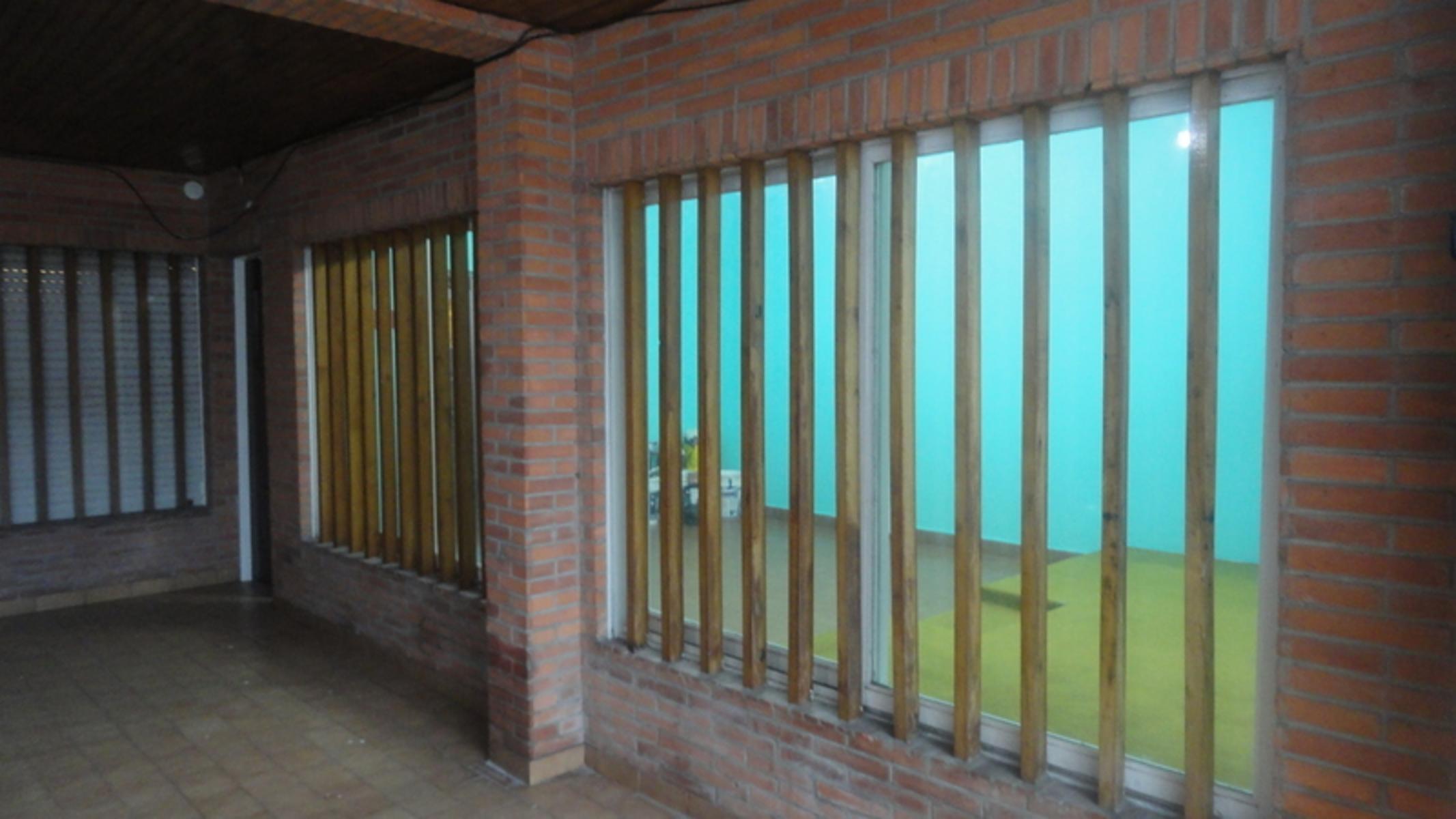 VENTA-PH P.BAJA-EN ZONA RESIDENCIAL- HERMOSO ENTORNO-S.ANTONIO PADUA SUR — foto 2