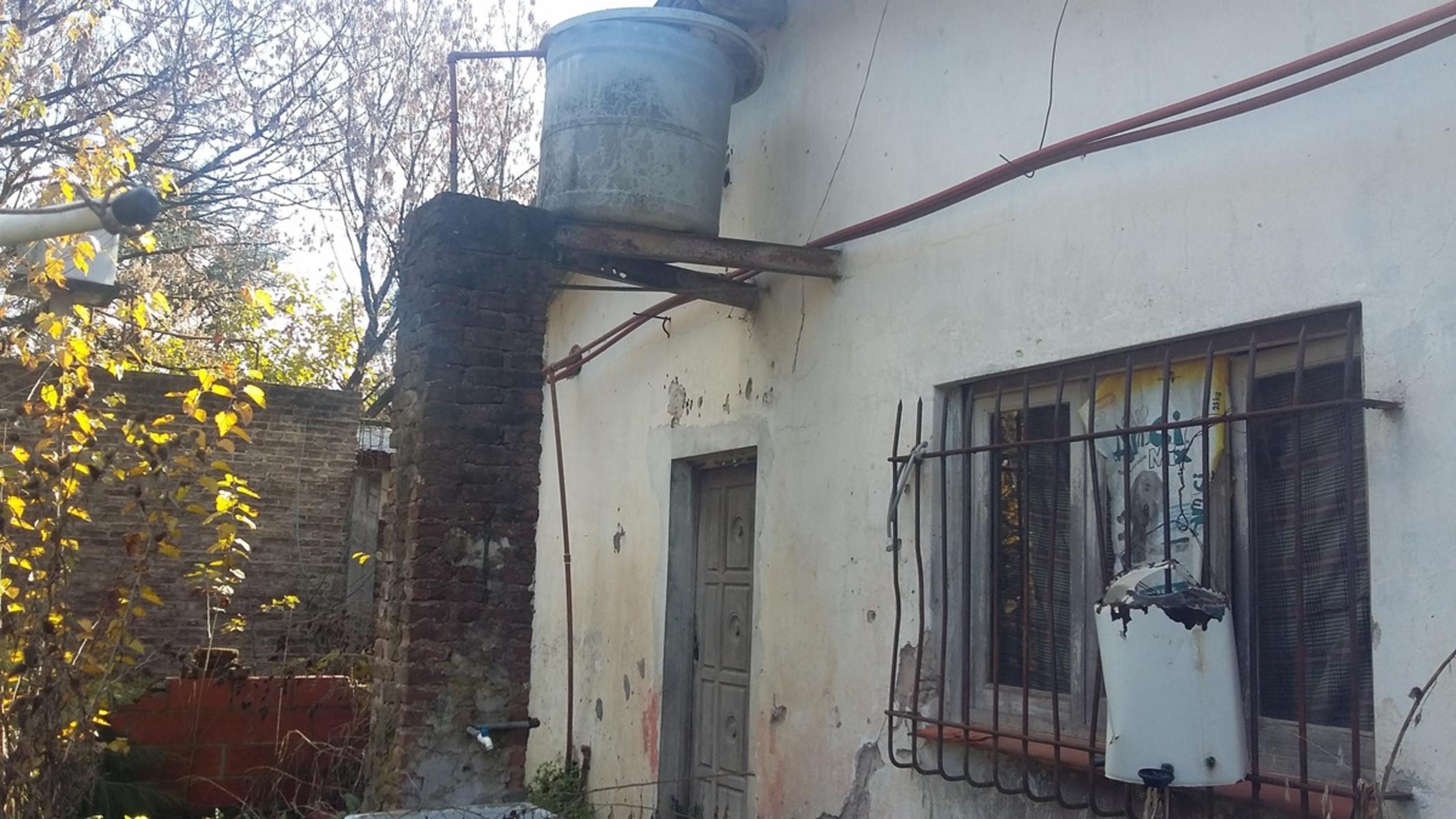 VENTA-LOTE 20X43M-CASA-LOCAL-Y CIMIENTOS PARA DOS DPTOS. - 3