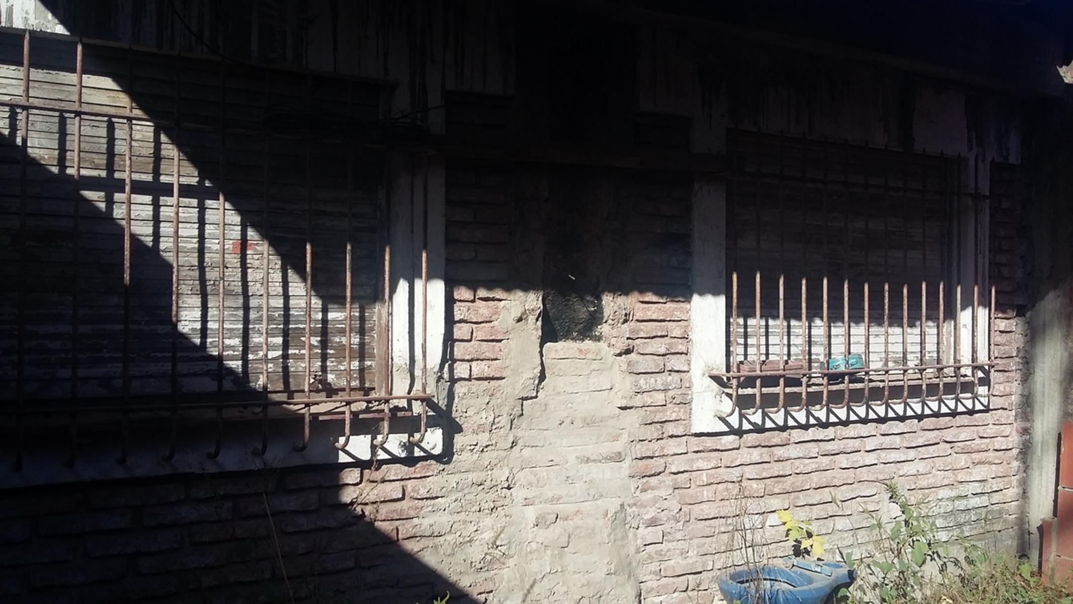 VENTA-LOTE 20X43M-CASA-LOCAL-Y CIMIENTOS PARA DOS DPTOS. - 5