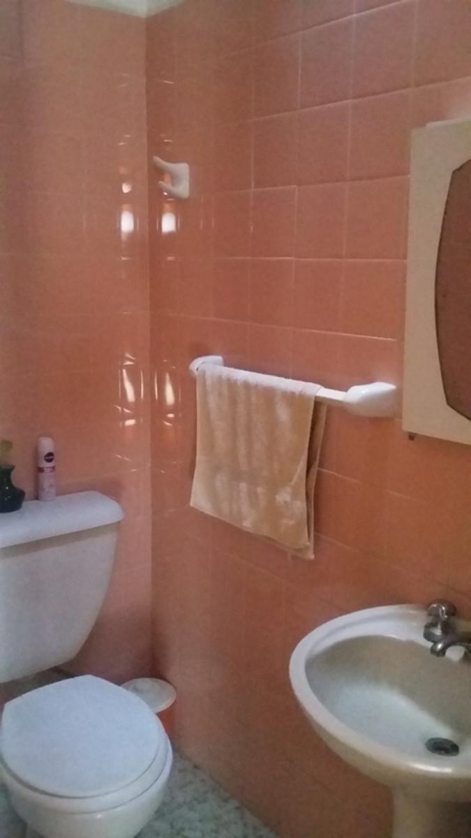 VENTA-CASA EN MUY LINDA ZONA- IMPORTANTE LOTE-SOLIDA CONSTRUCCION-PILETA — foto 2