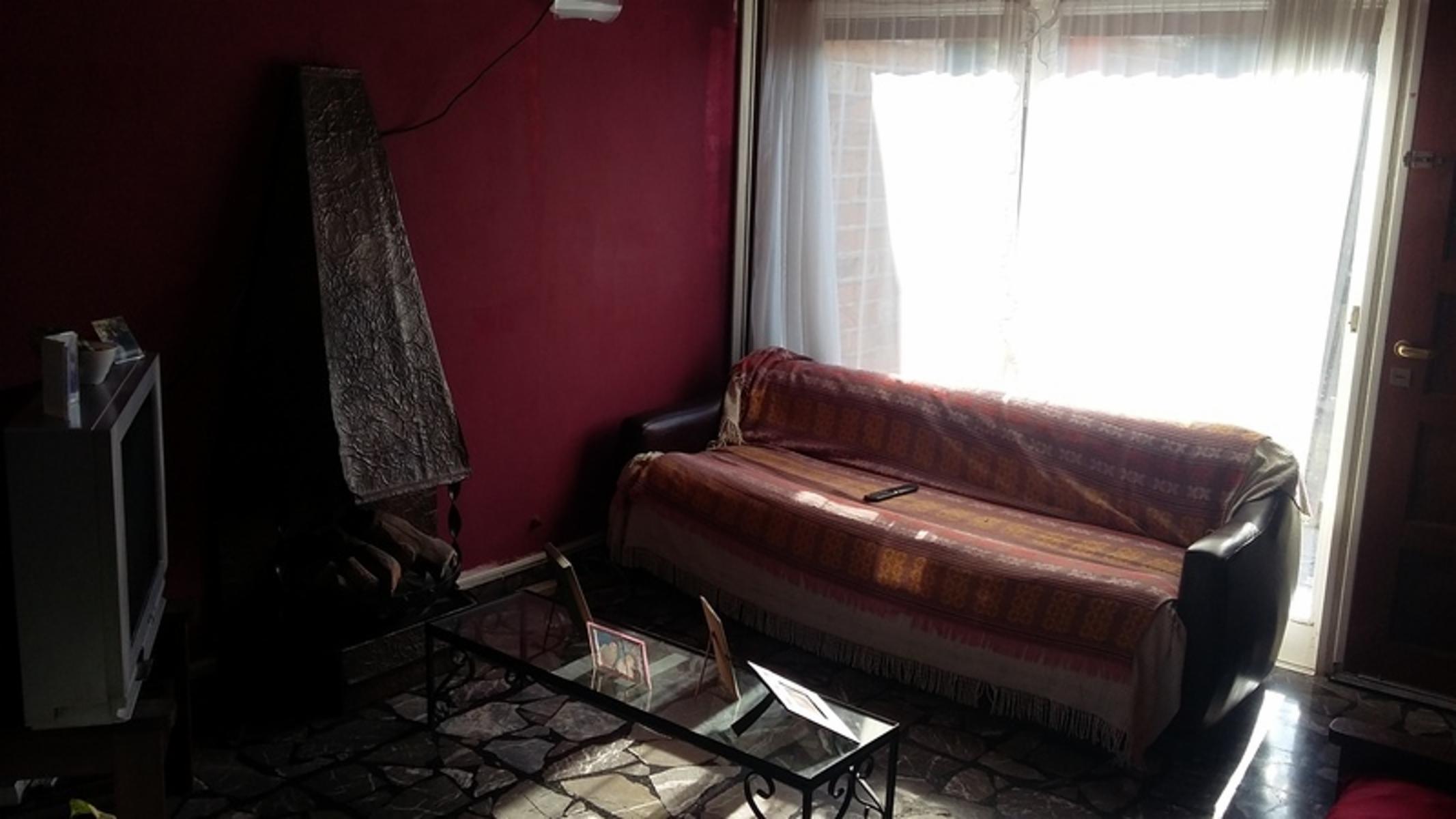 VENTA-CASA EN MUY LINDA ZONA- IMPORTANTE LOTE-SOLIDA CONSTRUCCION-PILETA — foto 5