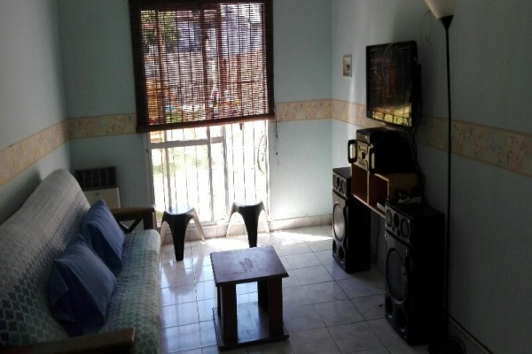 CASA EN VENTA-DOS PLANTAS-PILETA COCHERA X 2-APTA CREDITO BANCARIO!!! — foto 2