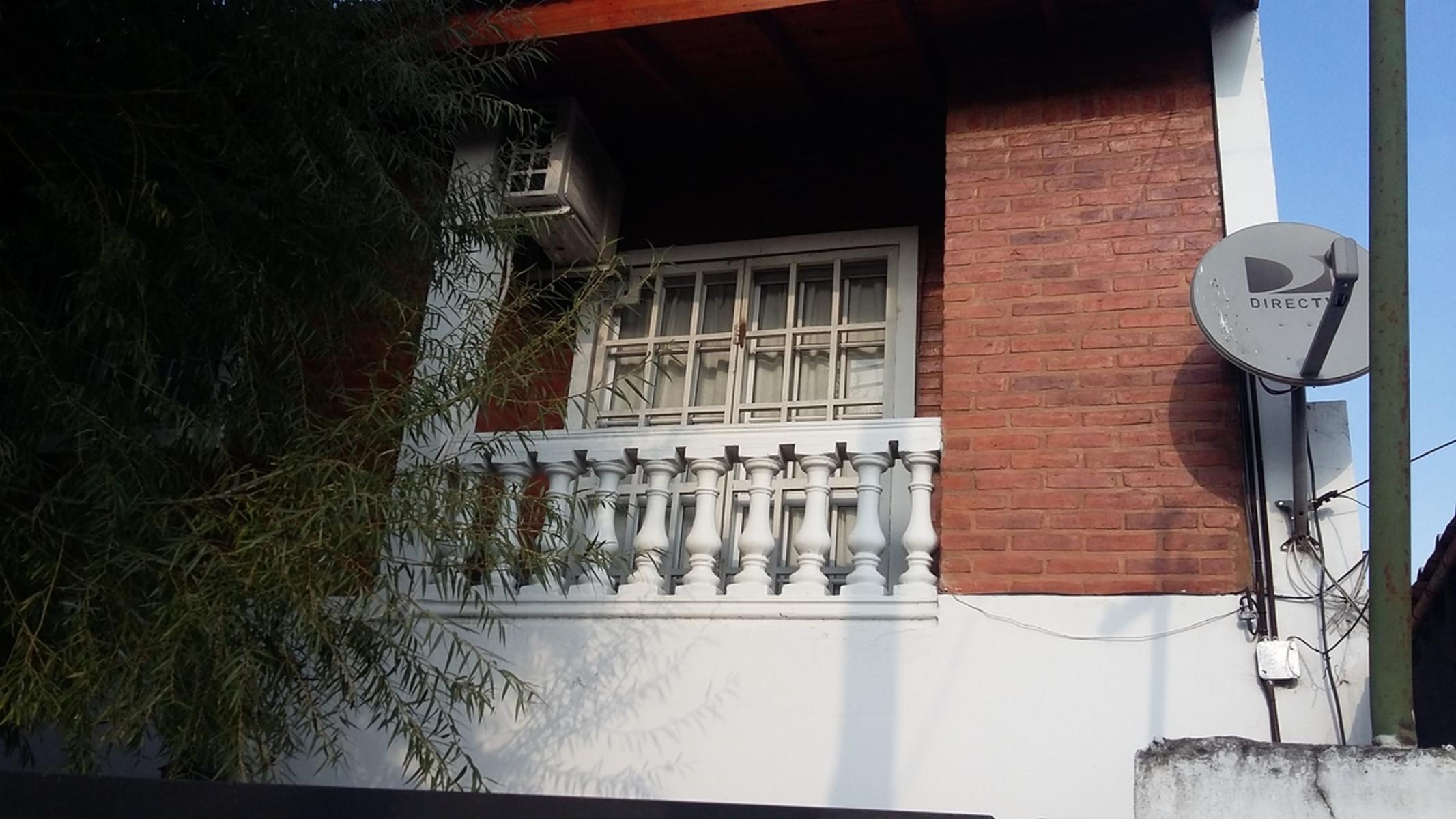 CASA EN VENTA-DOS PLANTAS-PILETA COCHERA X 2-APTA CREDITO BANCARIO!!! — foto 3