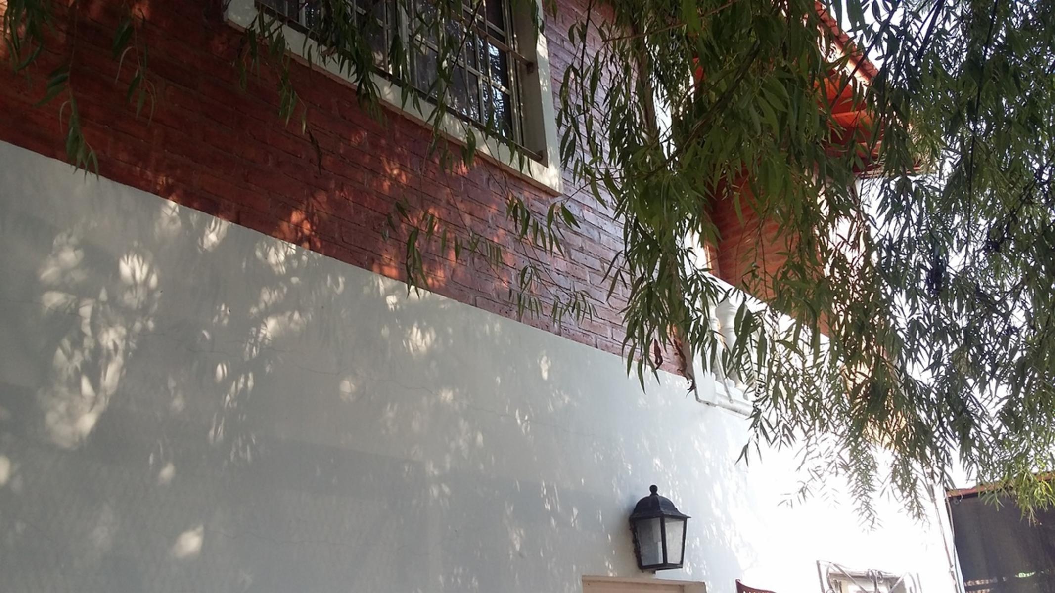 CASA EN VENTA-DOS PLANTAS-PILETA COCHERA X 2-APTA CREDITO BANCARIO!!! — foto 6