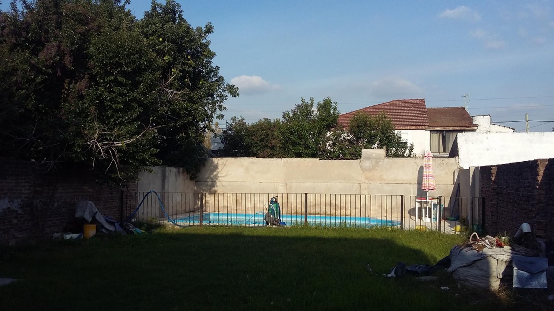 CASA EN VENTA-DOS PLANTAS-PILETA COCHERA X 2-APTA CREDITO BANCARIO!!! — foto 9