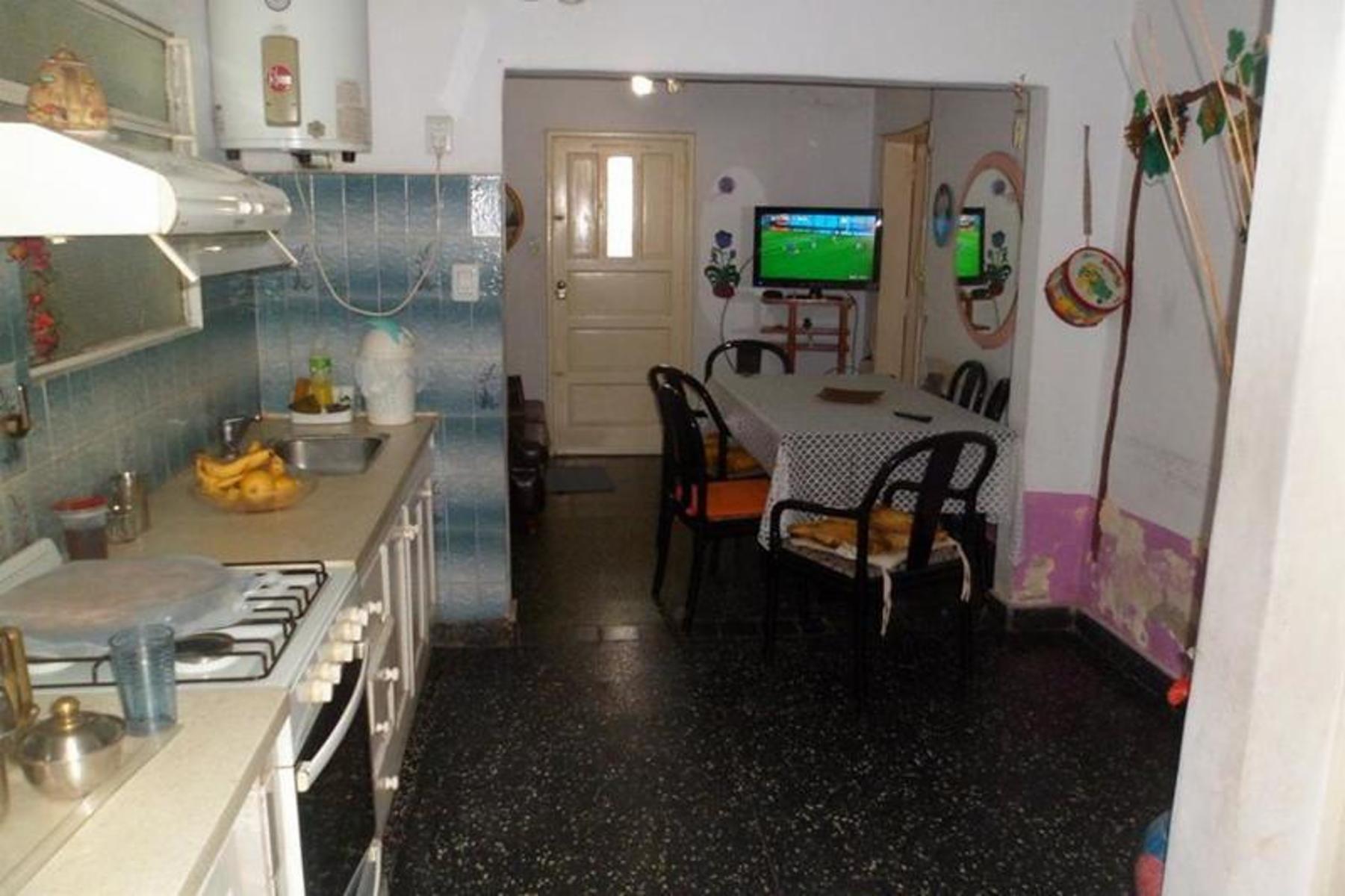 CASA-TRES AMB-PATIO Y GARAGE PARA DOS VEHICULOS-APTO CREDITO. - 1