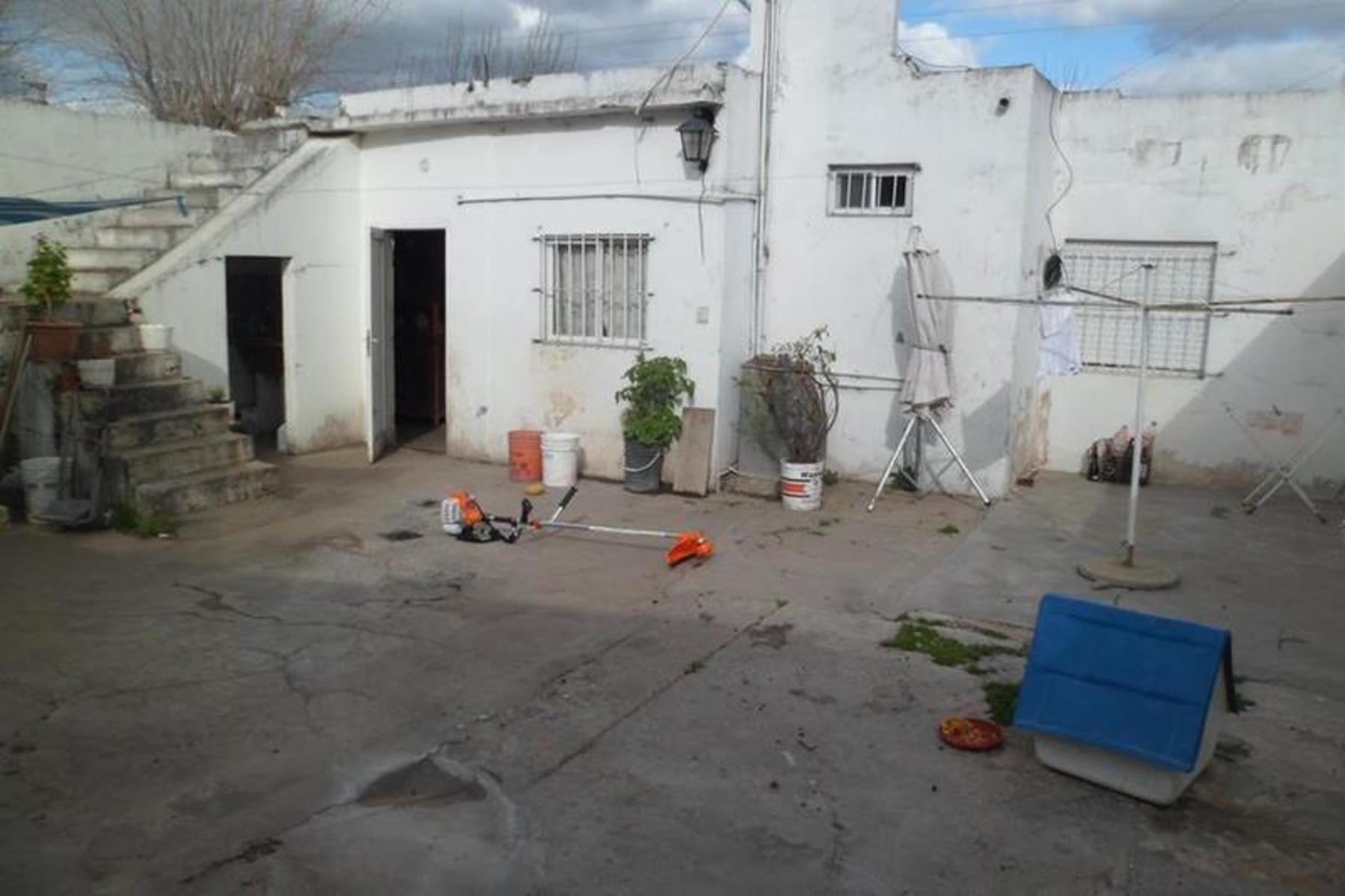 CASA-TRES AMB-PATIO Y GARAGE PARA DOS VEHICULOS-APTO CREDITO. - 3