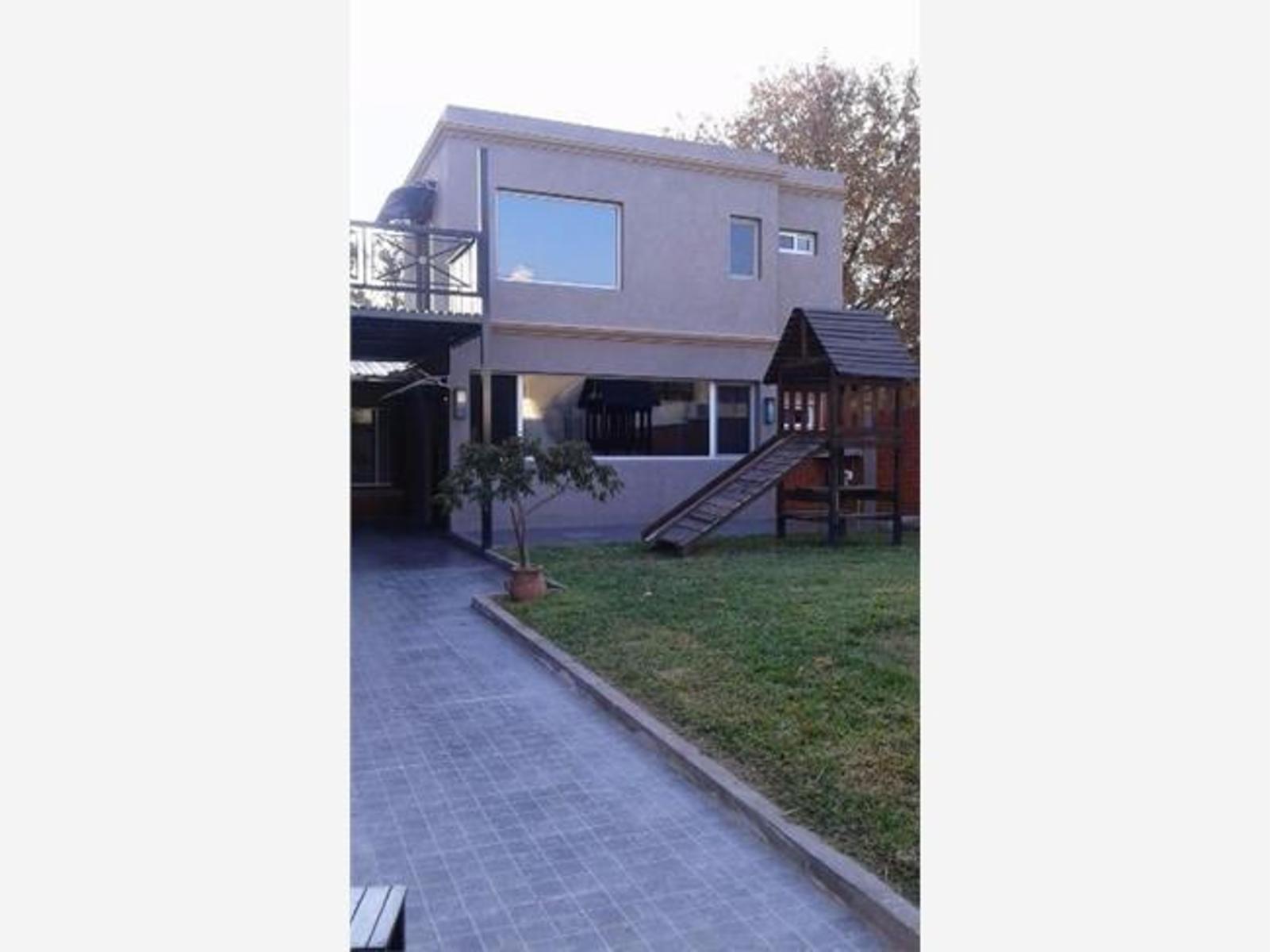 HERMOSA CASA CON DETALLES DE CATEGORIA Y VISTA AL GOLF