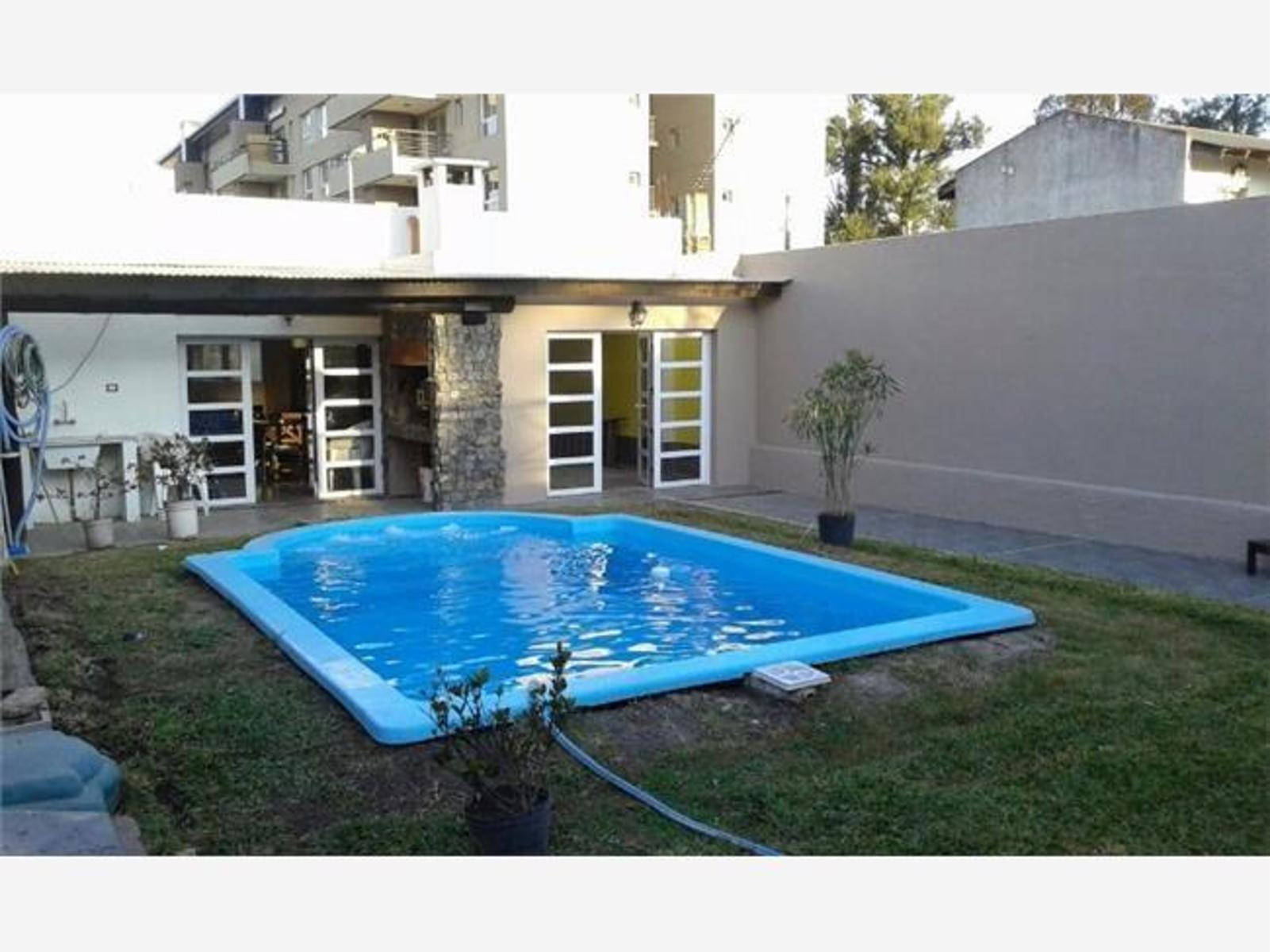 HERMOSA CASA CON DETALLES DE CATEGORIA Y VISTA AL GOLF — foto 4