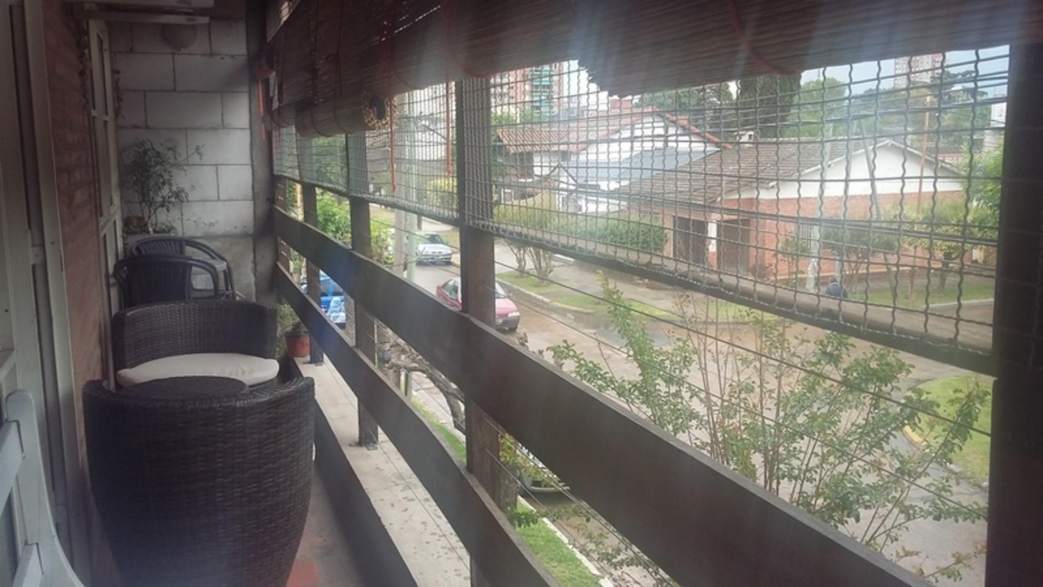 VENTA-CASA EN BARRIO CENTRICO-APTA DOS FAMILIAS O PROFESIONAL!!CONVERSABLE!!! — foto 5