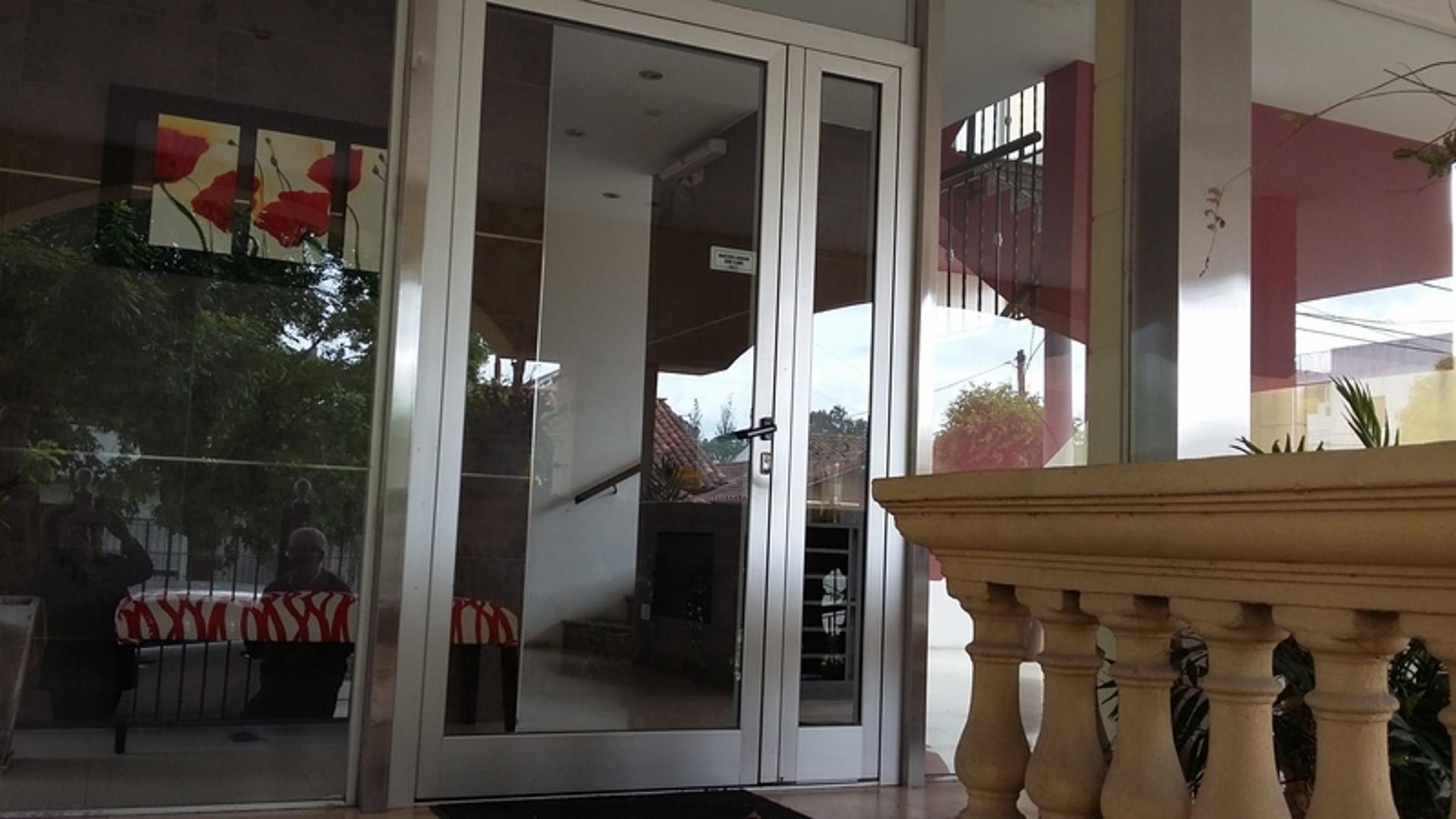 VENTA-DPTO TRES AMB-BALCON-CATEGORIA-IMPECABLE UNICO POR SU ESTADO!!! — foto 5