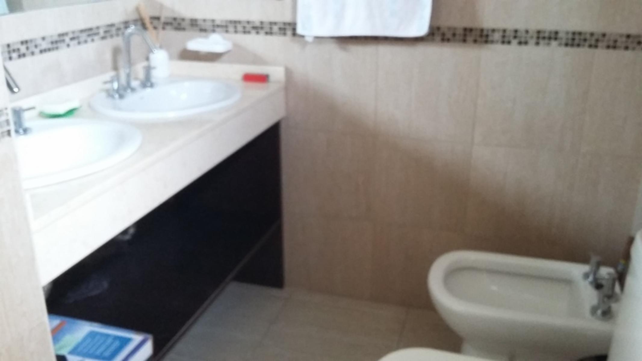 VENTA-DPTO TRES AMB-BALCON-CATEGORIA-IMPECABLE UNICO POR SU ESTADO!!! — foto 15
