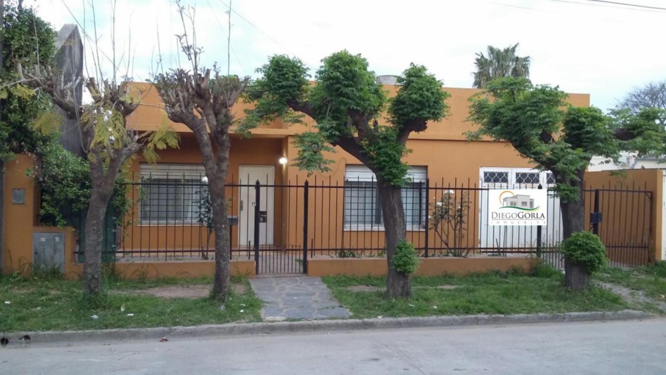LOBOS CENTRO - CASA 2 DORMITORIOS EN CALLE LAS HERAS — foto 5