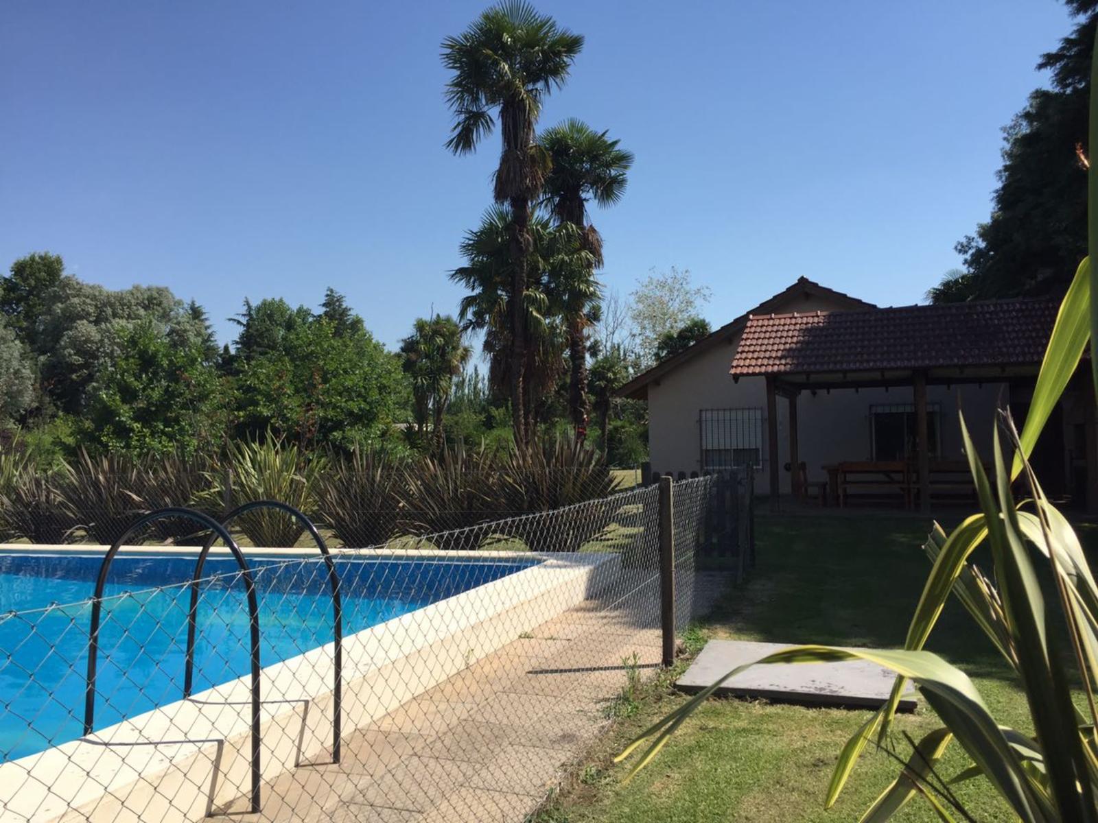 VENTA!!! HERMOSA CASA EN B° VINELLI - LOTE 2718 M2 — foto 2