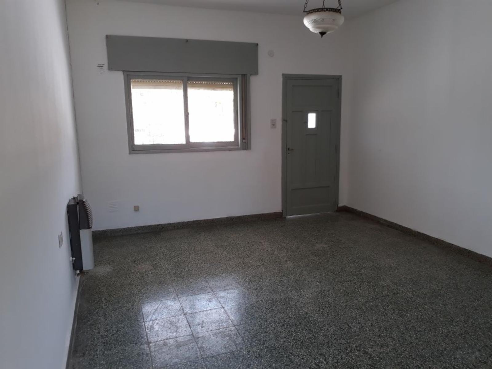 EN VENTA, CASA DE 2 DORMITORIOS EN B° PATRICIOS 2da SECCIÓN... 100M2, COCINA COMEDOR, COCHERA AMPLIA Y PATIO... — foto 2