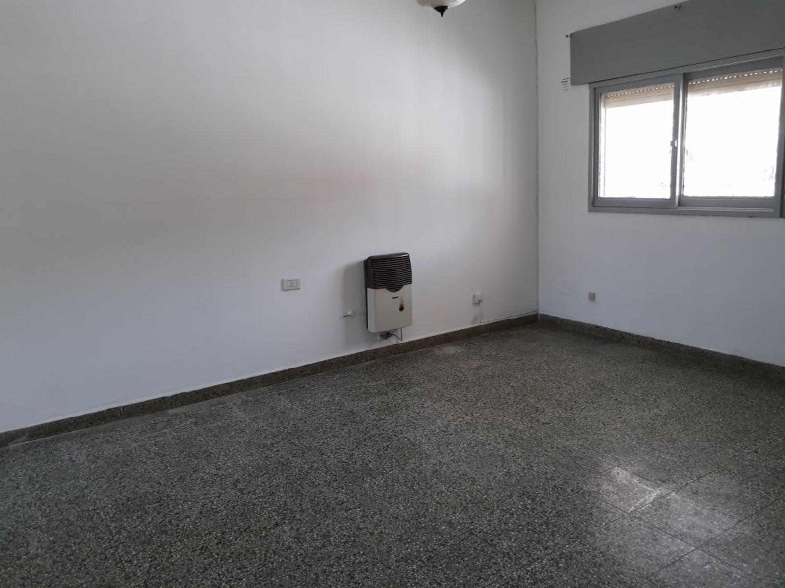 EN VENTA, CASA DE 2 DORMITORIOS EN B° PATRICIOS 2da SECCIÓN... 100M2, COCINA COMEDOR, COCHERA AMPLIA Y PATIO... — foto 3