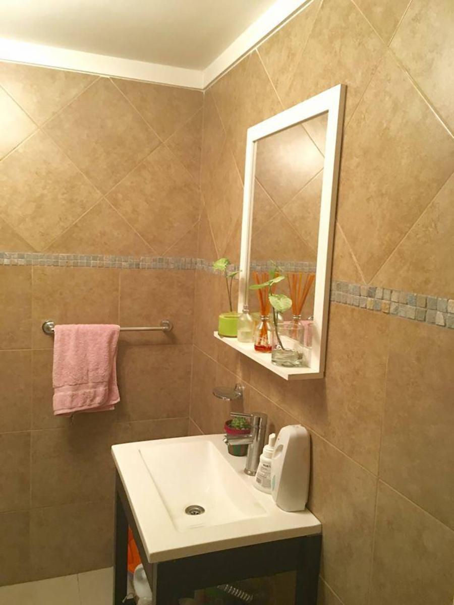 CIUDAD JARDIN. Casa de 5 ambientes. Posibilidad de tomar menor valor. — foto 5